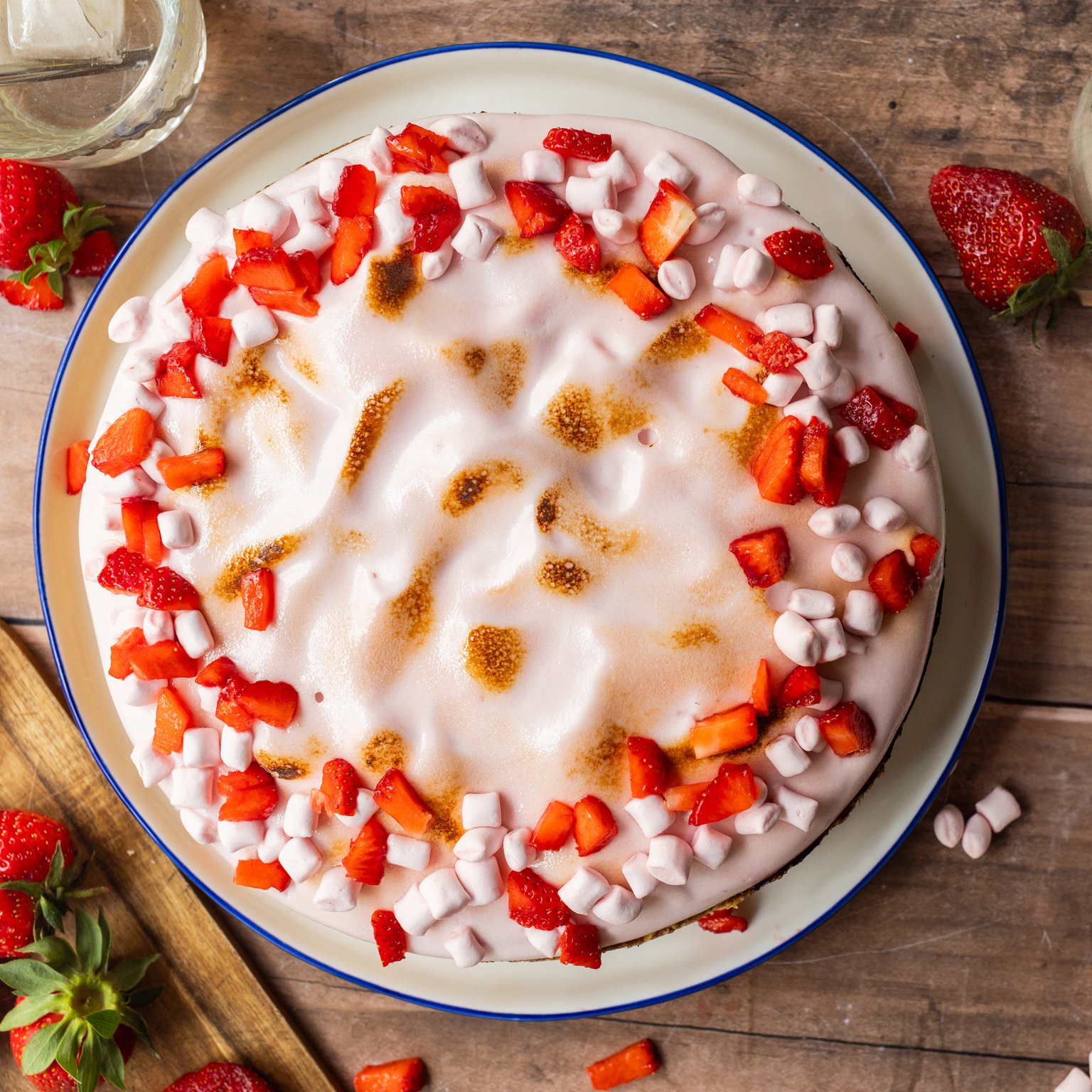 Vegan Strawberry Cheesecake with Marshmallow Cream