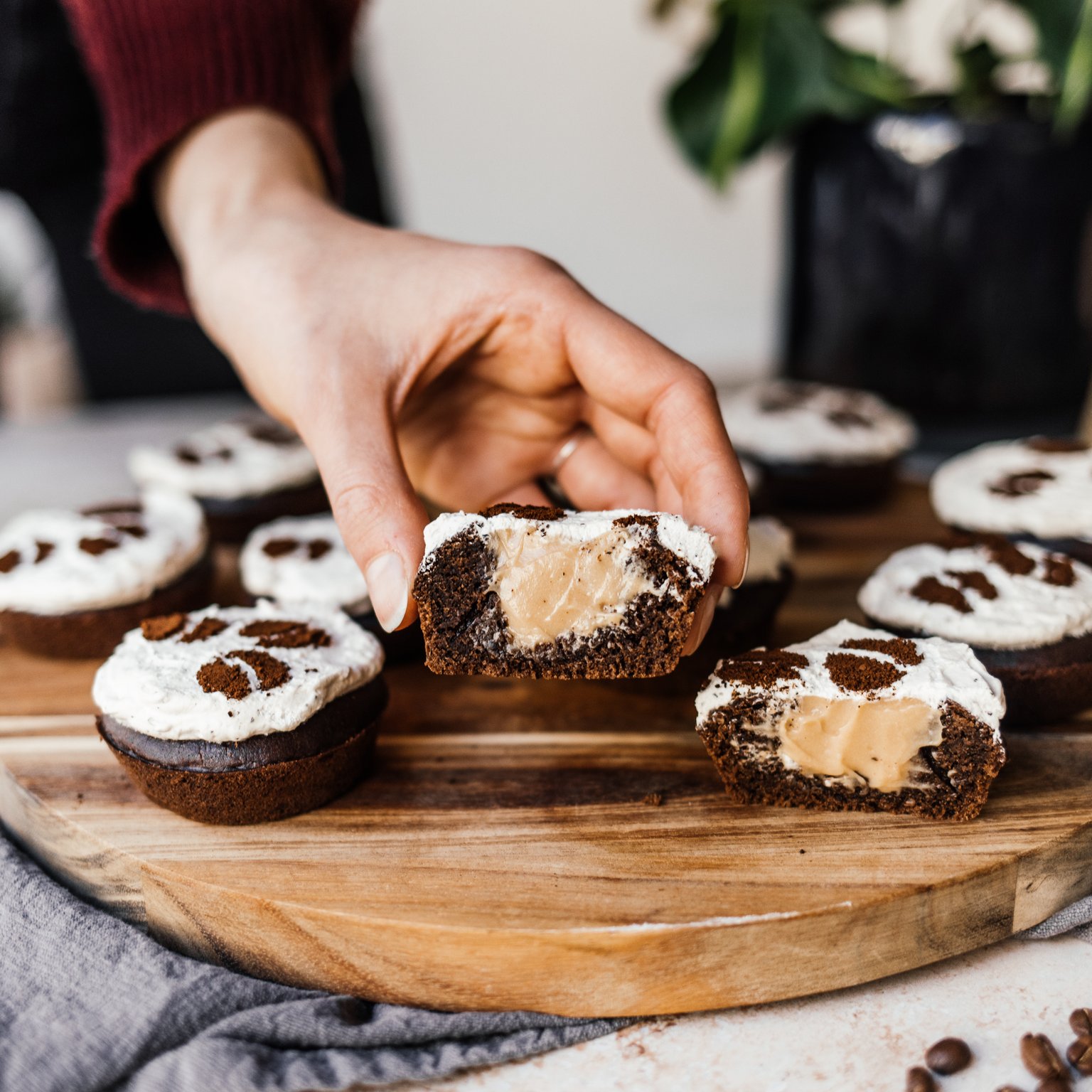 Vegane Kaffee-Muffins mit Salted-Caramel-Kern