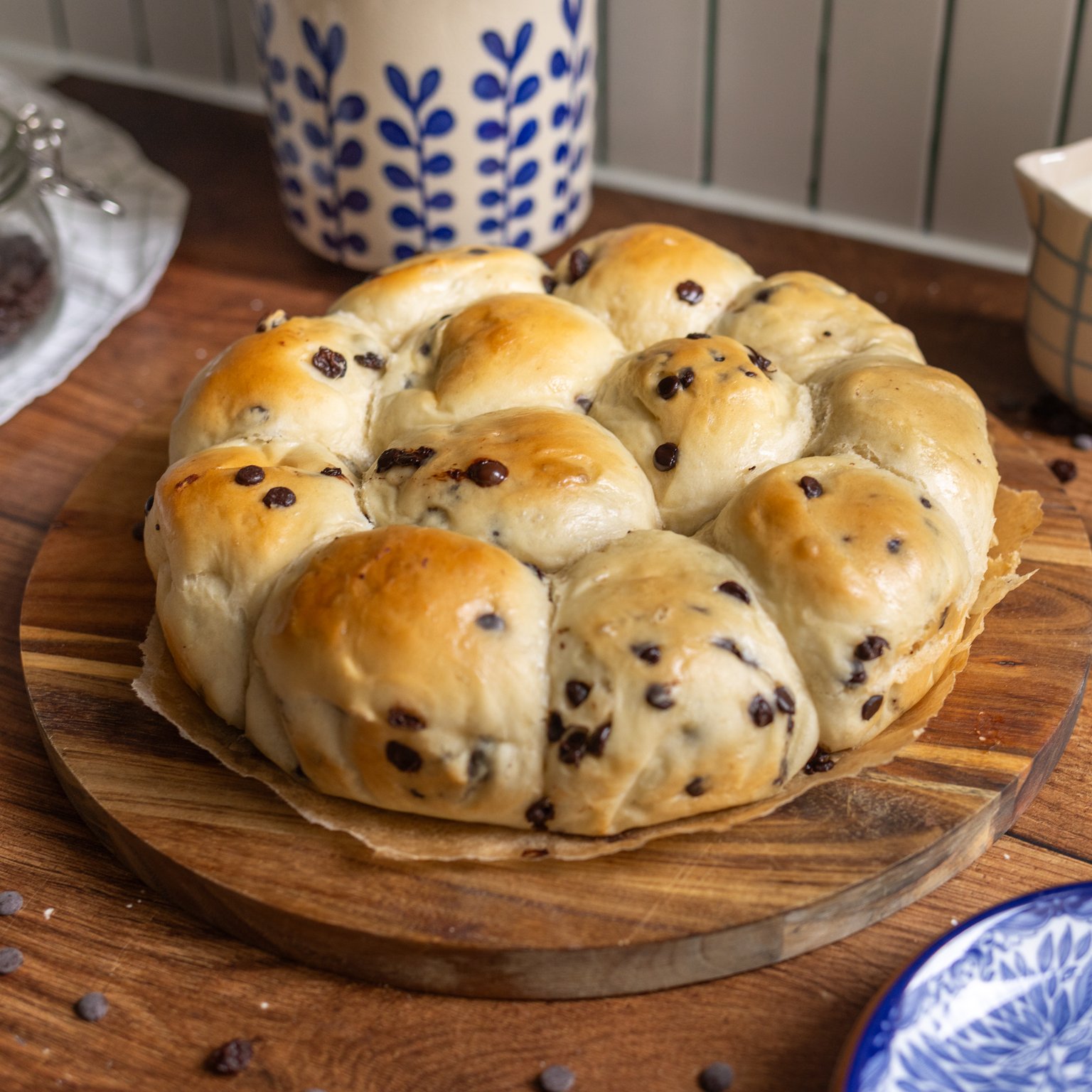 Vegan Milk Rolls with Chocolate or Raisins