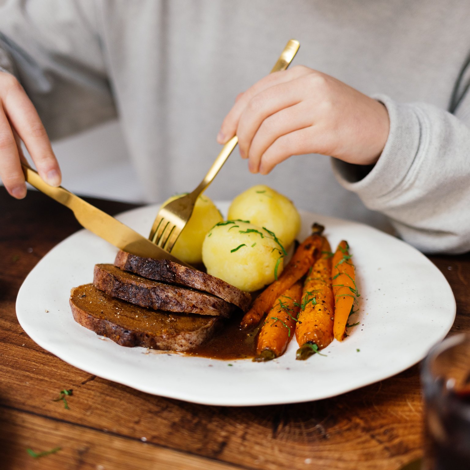 Seitan Roast with vegan Gravy and Christmas Side Dishes