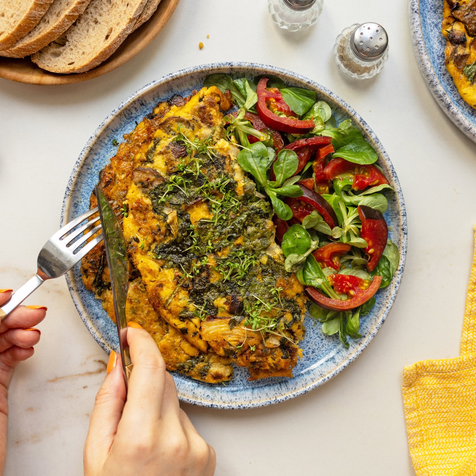 Vegan Omelette with Spinach and Sautéed Mushrooms