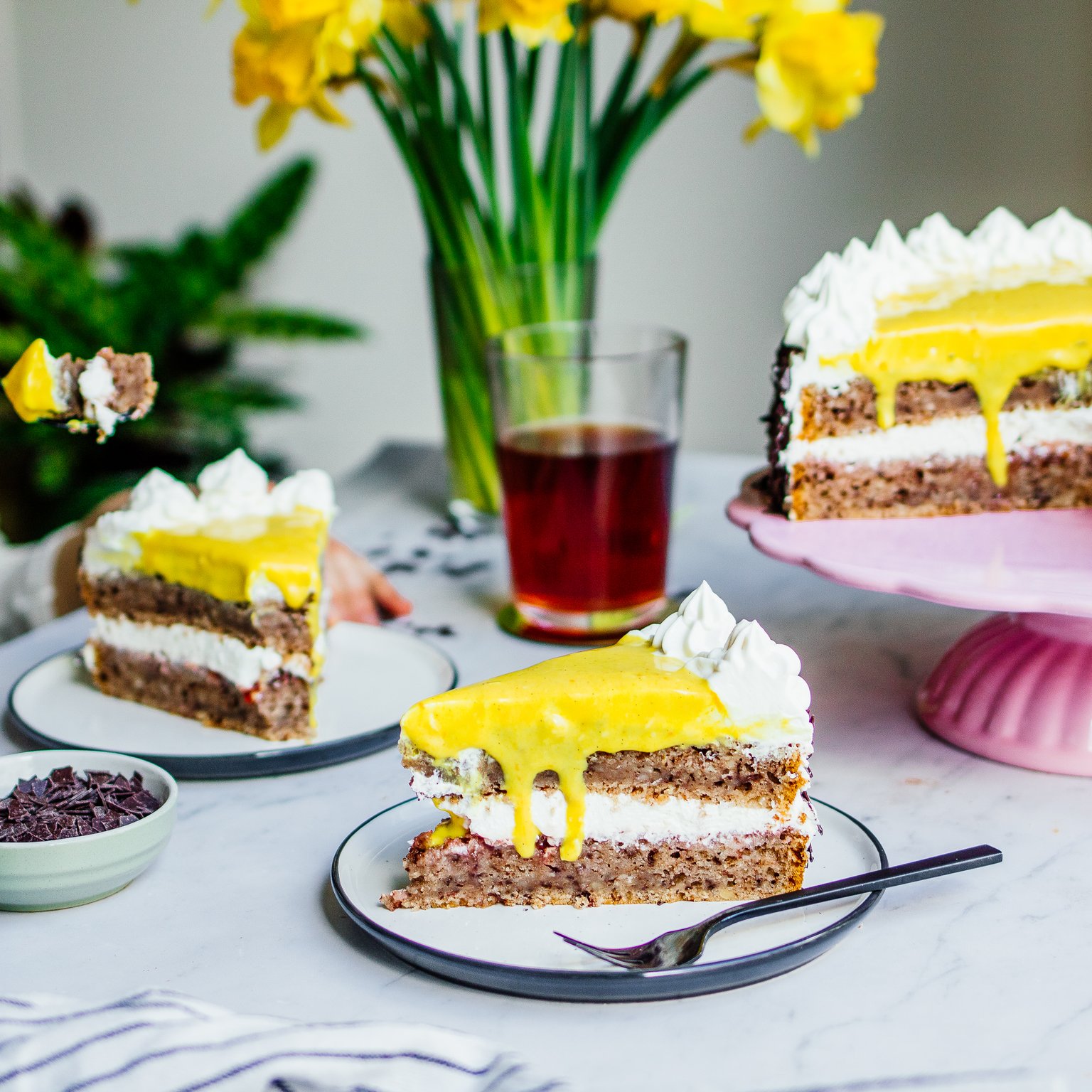 Vegane Eierlikörtorte mit Haselnussböden