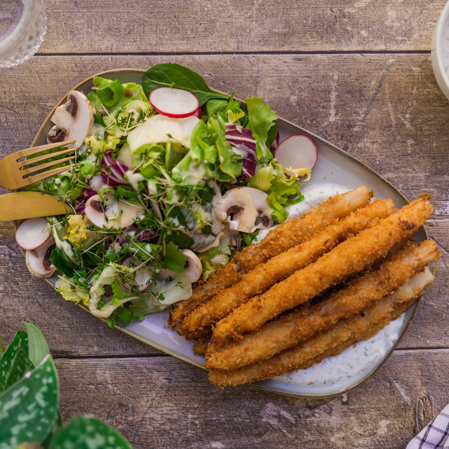 Fried Asparagus with Spring Salad and Sauce Hollandaise Dressing