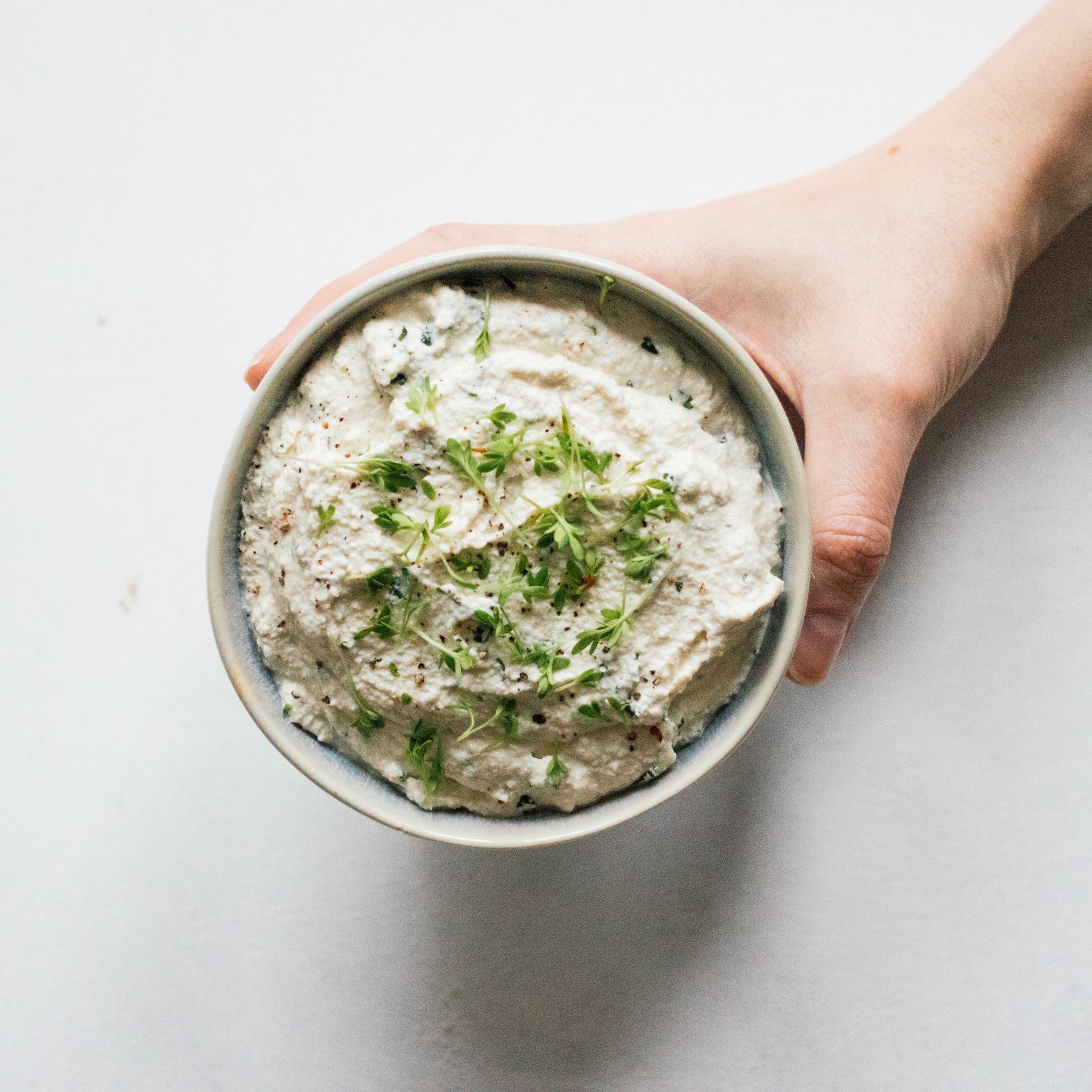 Veganer Kräuter-Frischkäse
