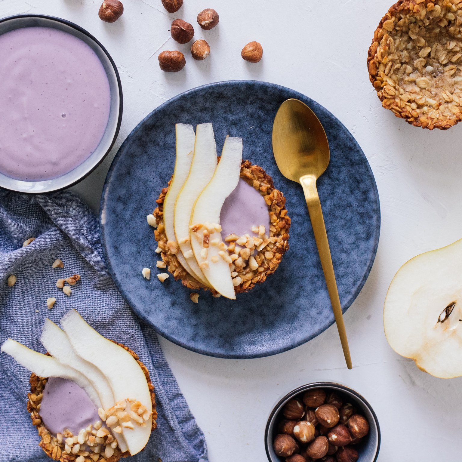 Quick granola cups with blueberry yogurt