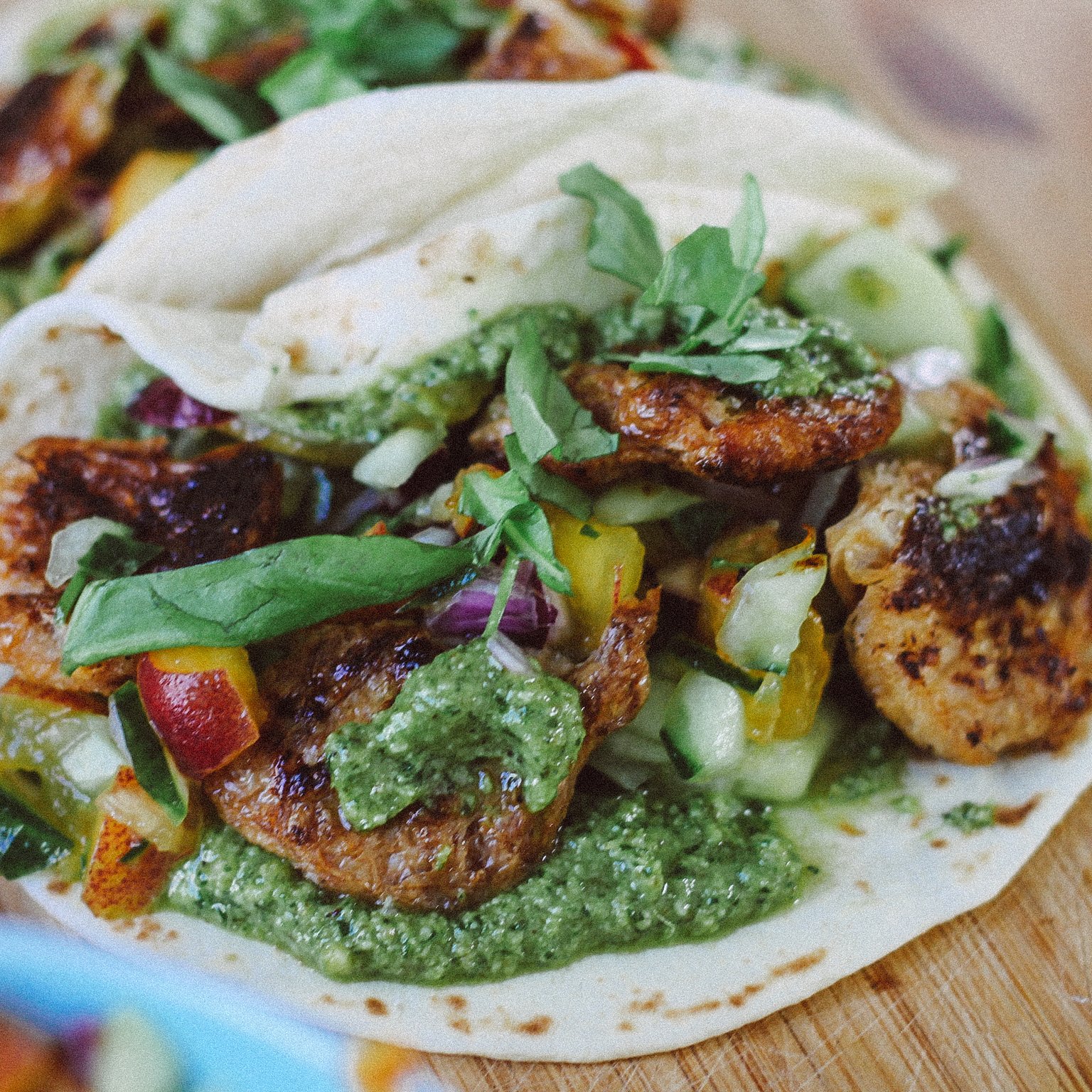 Veganer Sommer-Taco mit Pfirsich-Salsa