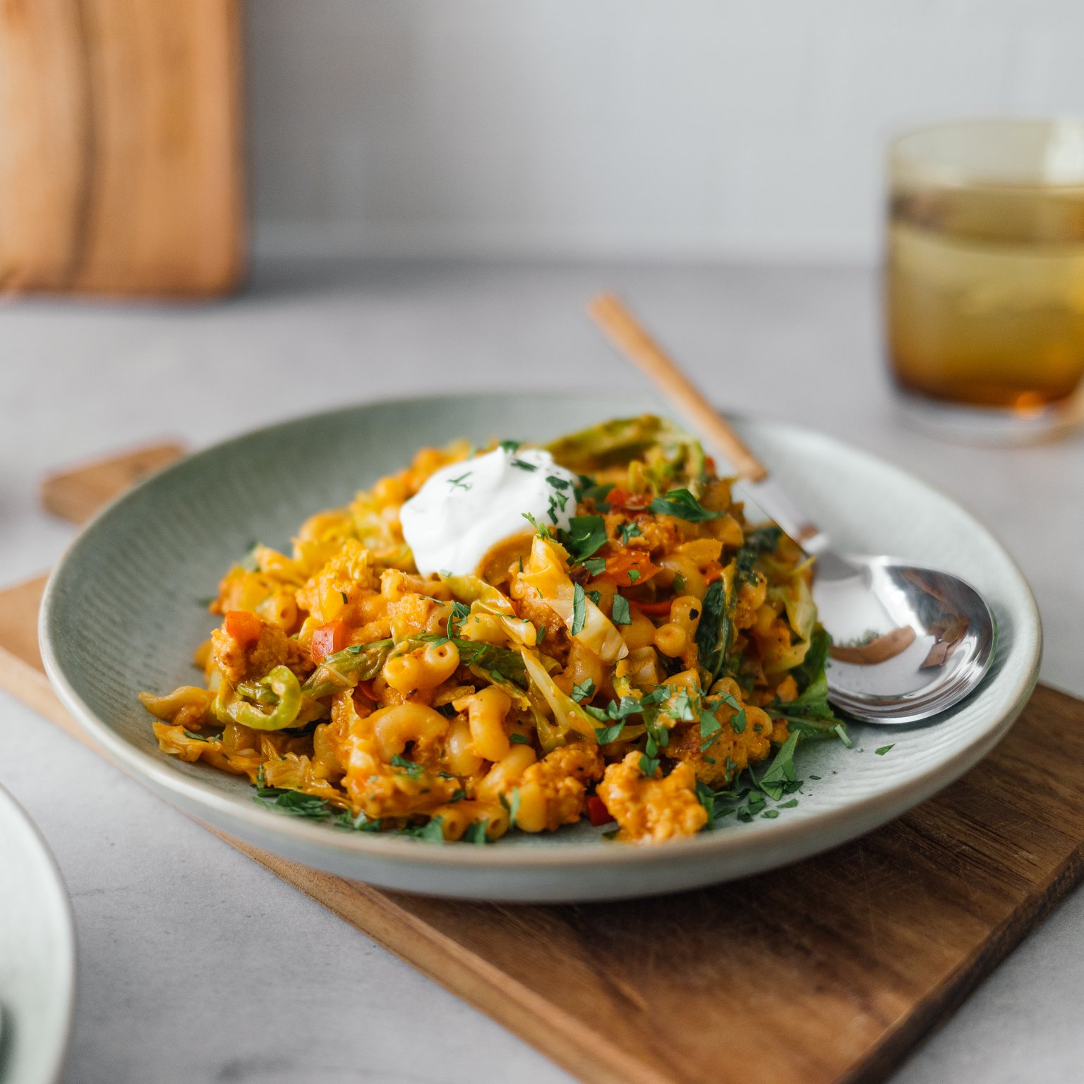 One-Pot Pasta with Savoy Cabbage and Plant-Based Mince