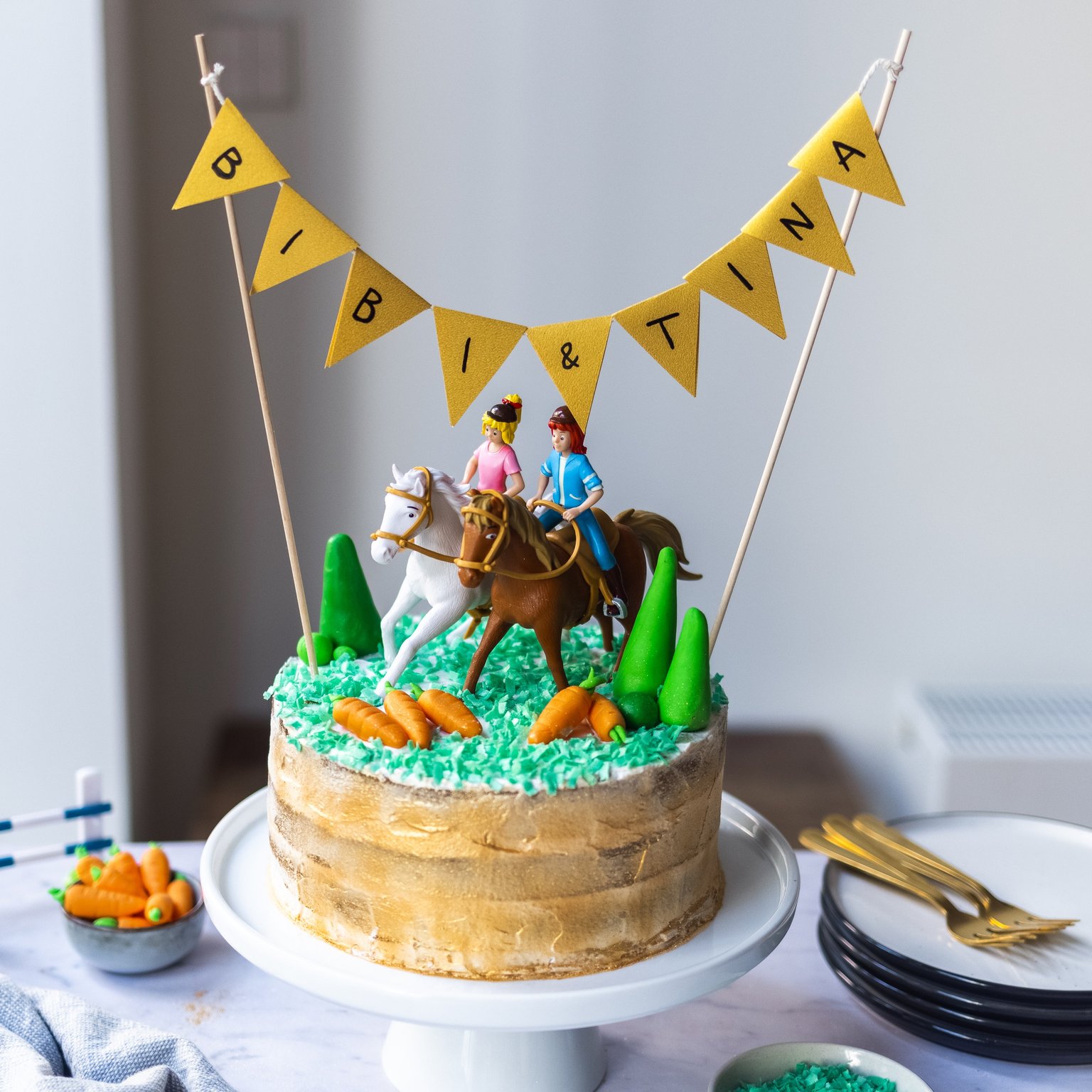 Vegane Bibi & Tina Torte (Haselnusstorte mit Kirschen und Schokoquark)