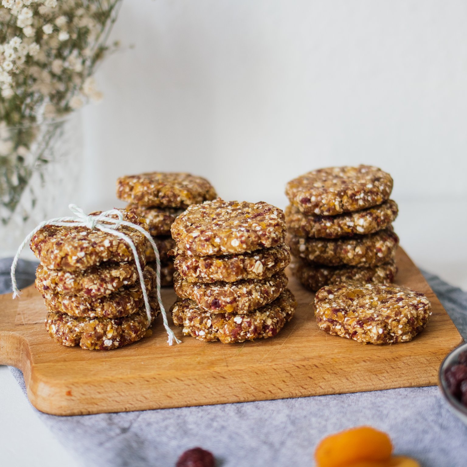 Zuckerfreie No-Bake-Kekse mit Trockenfrüchten