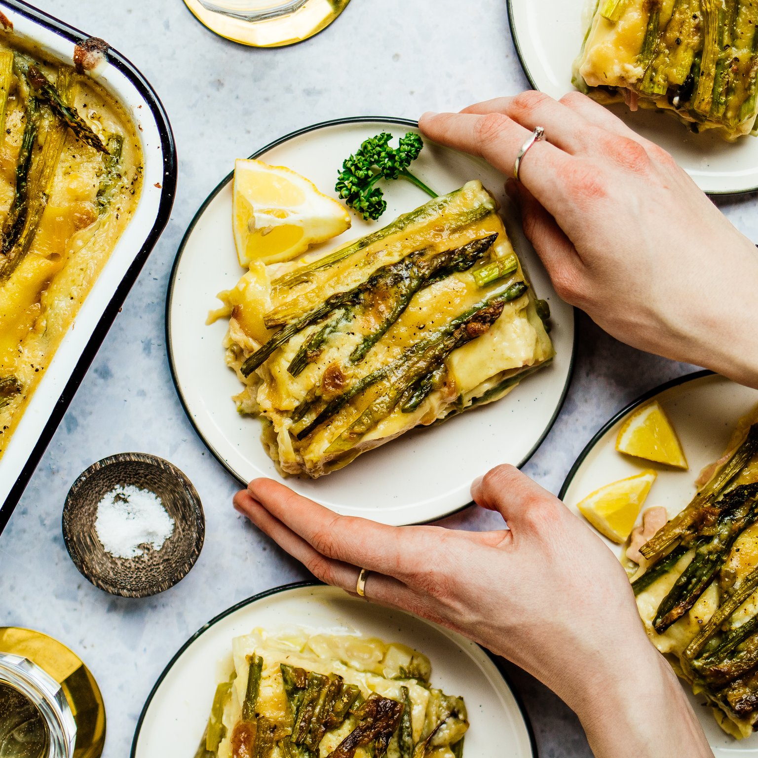Vegane Spargellasagne mit Sauce Hollandaise