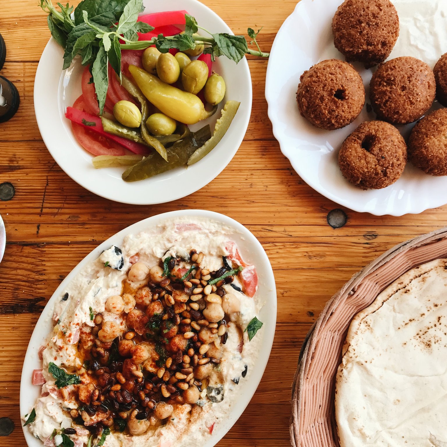 Our favorite 10 Falafel & Humus Spots in Berilin