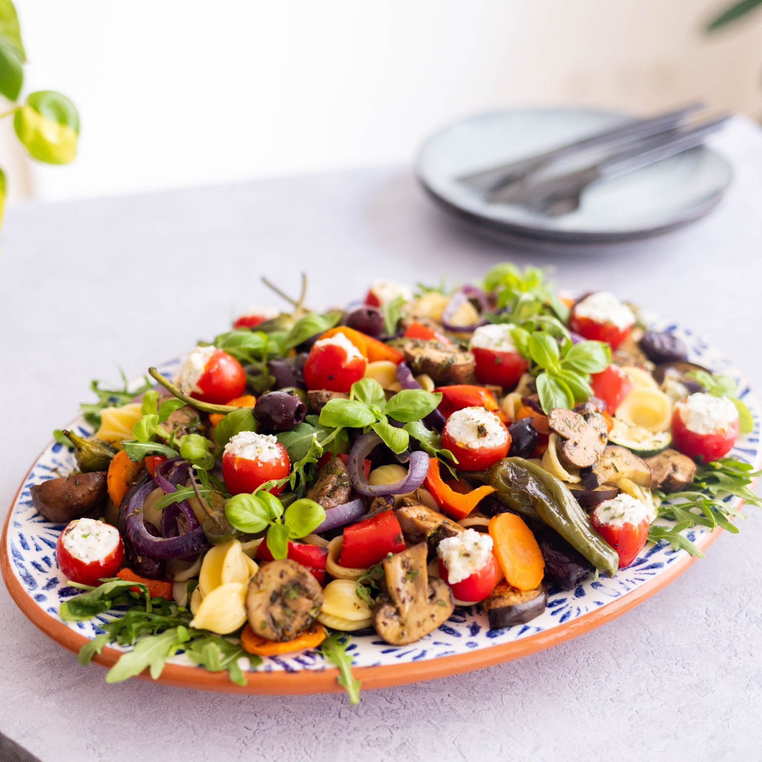 Veganer Antipasti-Nudelsalat