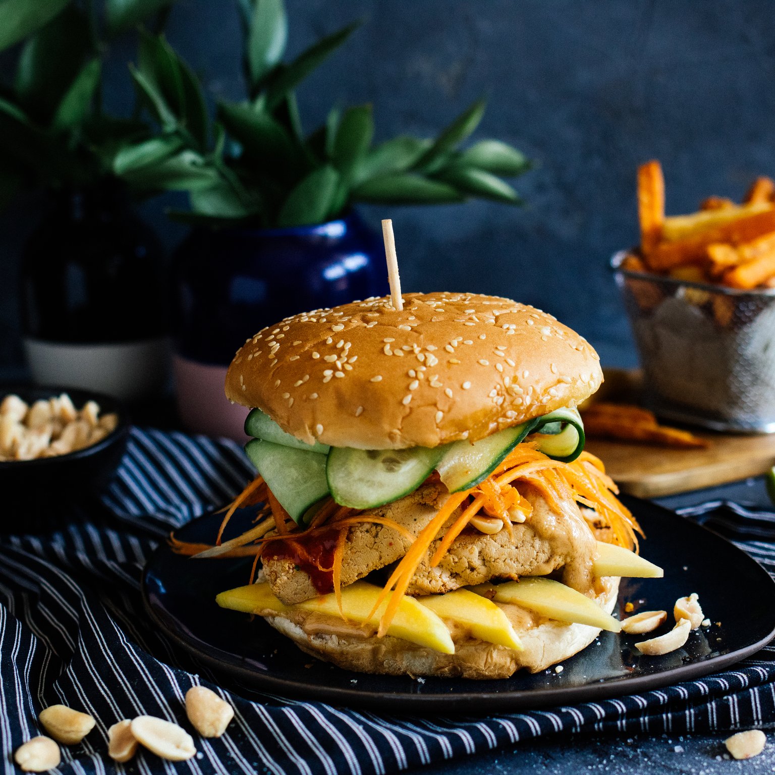 Vegan Burger with peanut sauce & marinated tofu