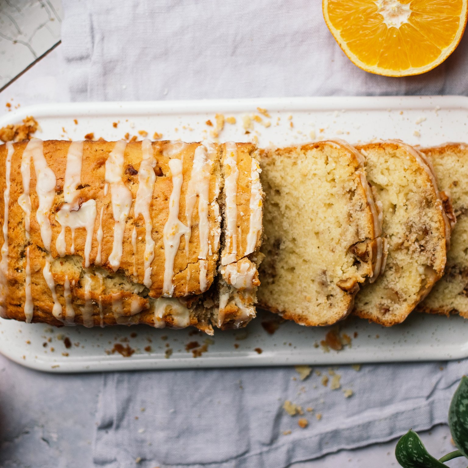 Veganer Orangen-Olivenöl-Kuchen mit Walnüssen