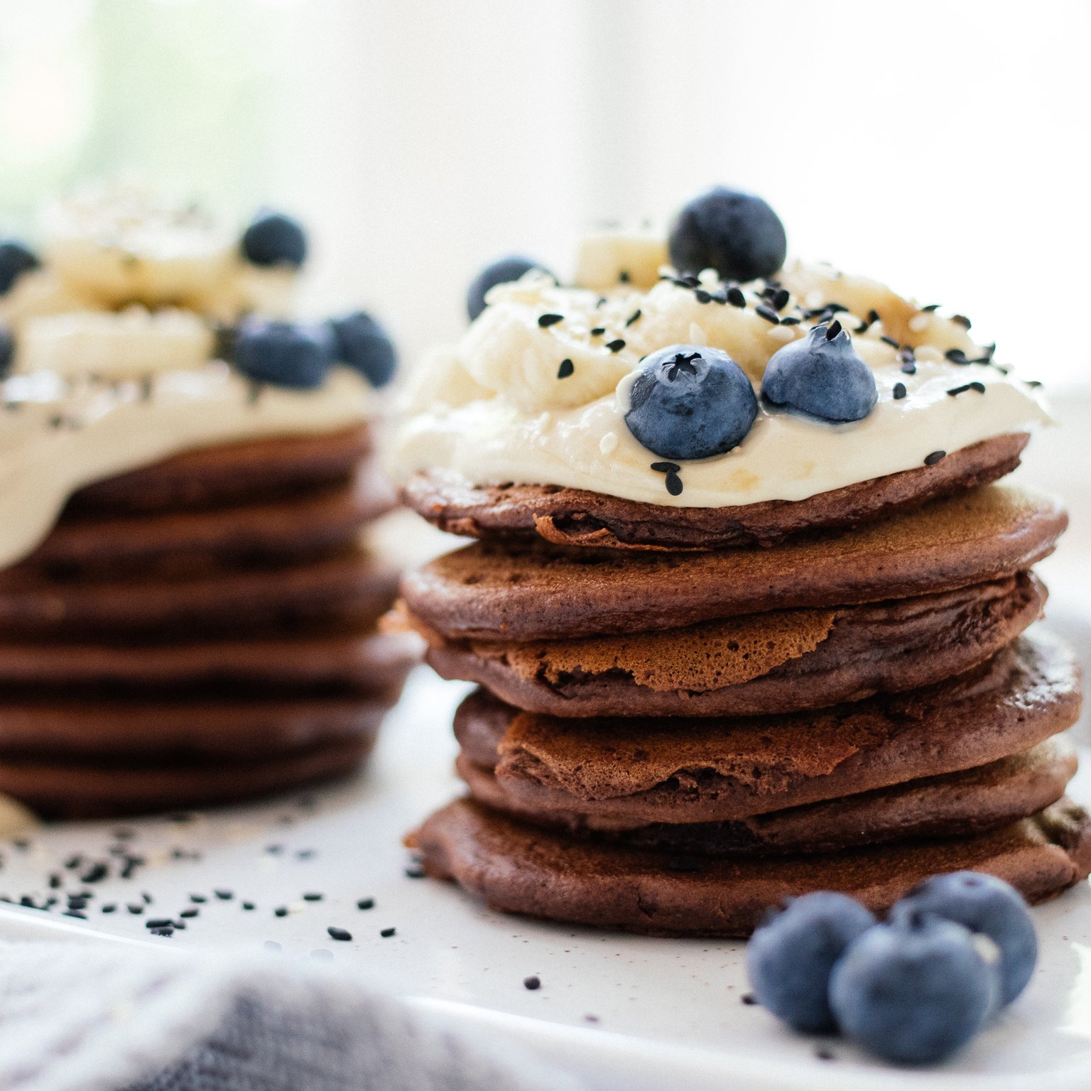 Vegane Schokoladenpancakes mit Tahin