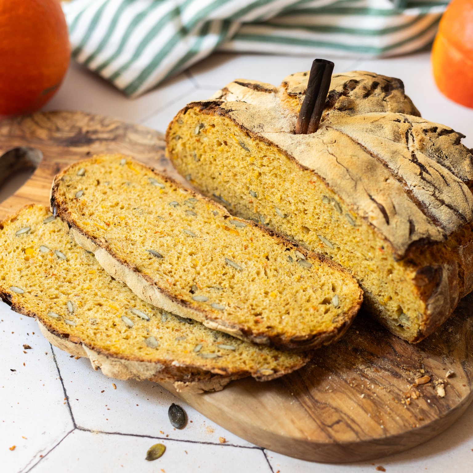 Knuspriges Kürbis-Sauerteigbrot