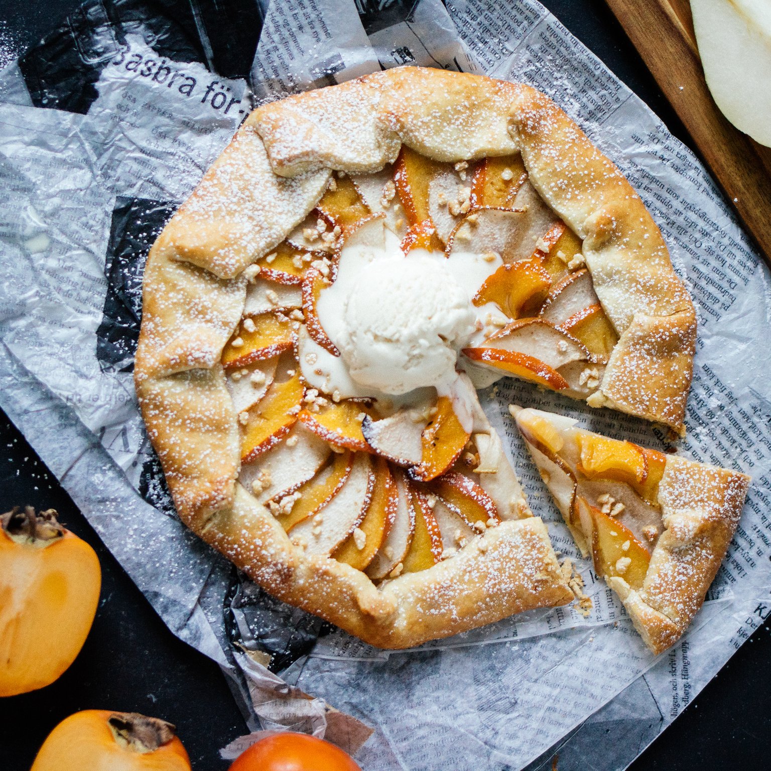 Vegane Galette mit Birne & Kaki