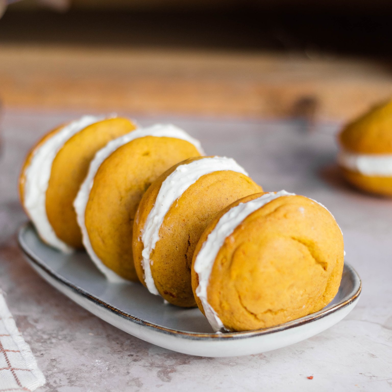 Vegane Kürbis-Whoopie Pies mit Vanillecreme