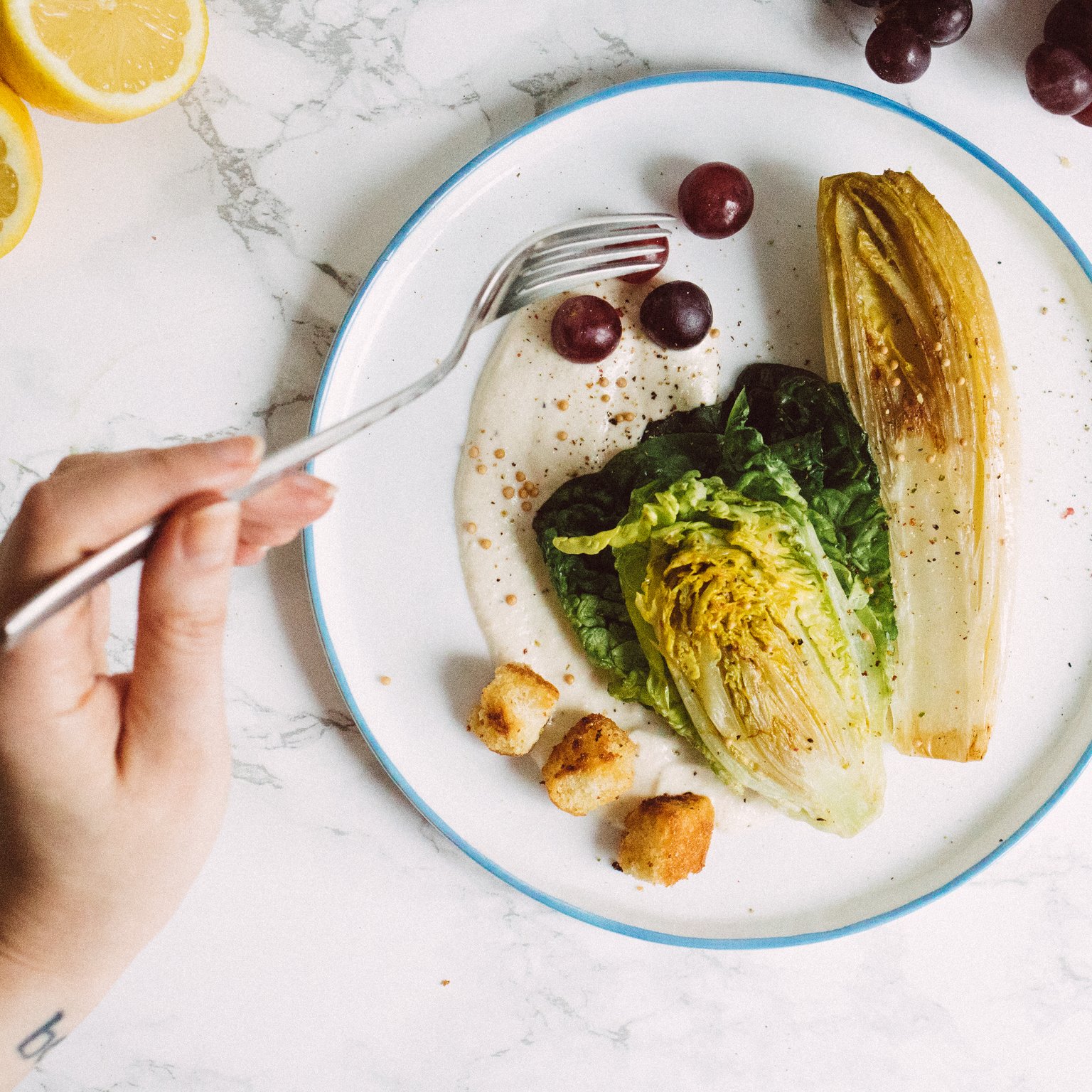 Veganer Gegrillter Caesar Salad