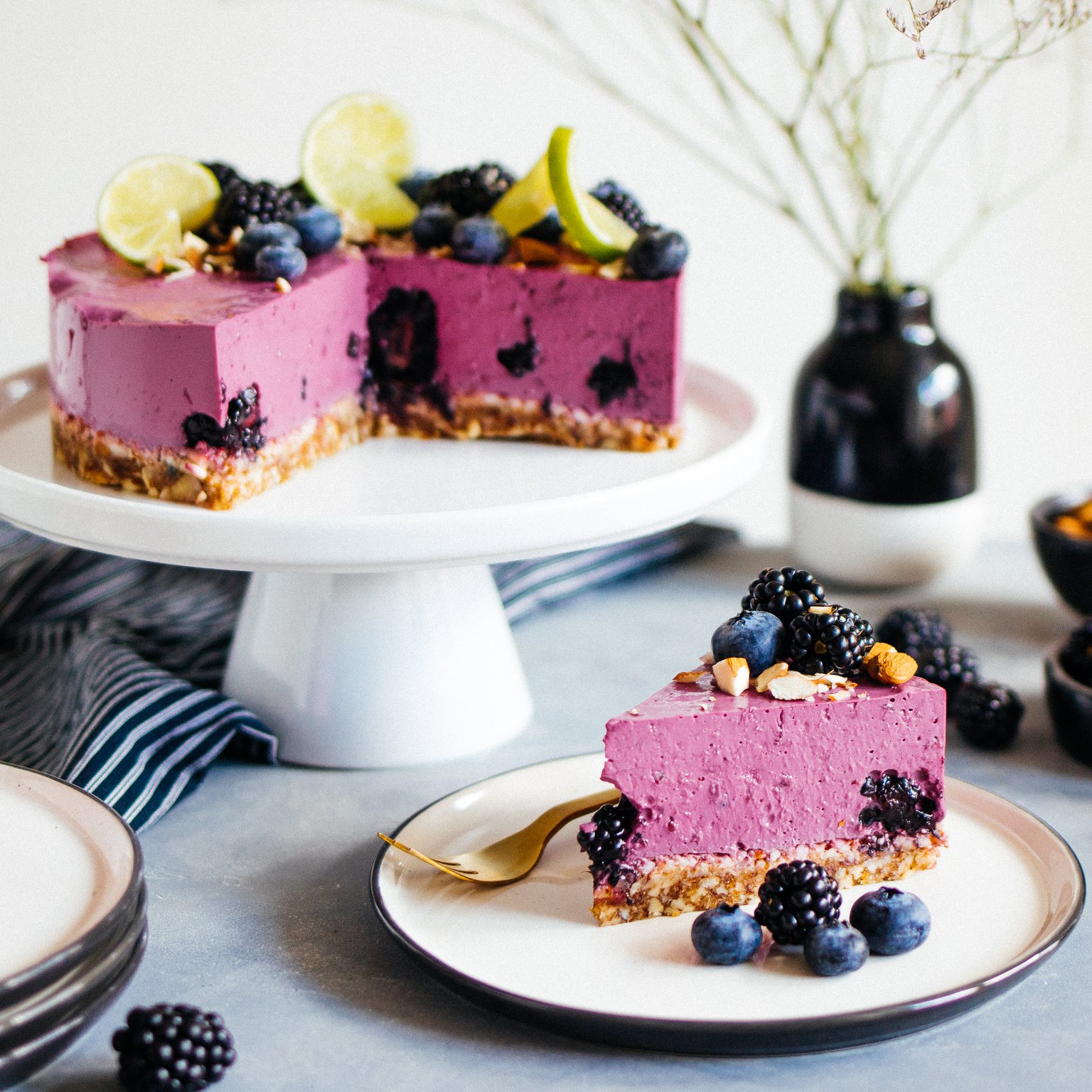Vegan No-Bake Blackberry Cake