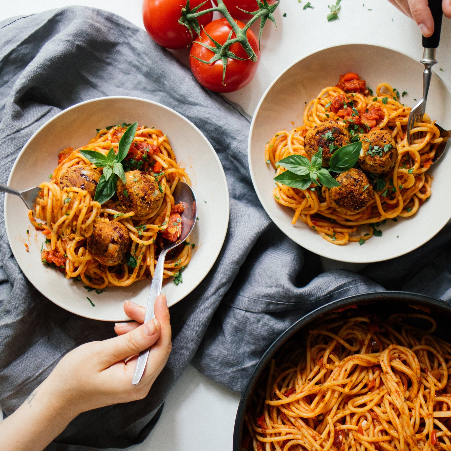 Spaghetti Polpette (vegane „Fleischbällchen“ in Paprikasauce)