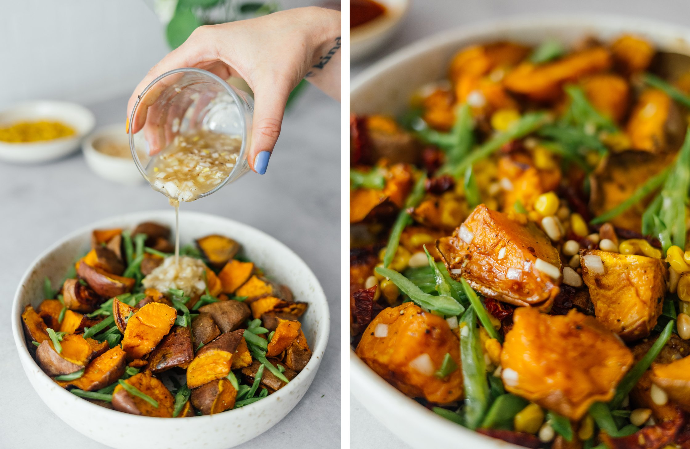 Dressing über gebackenen Süßkartoffelsalat geben