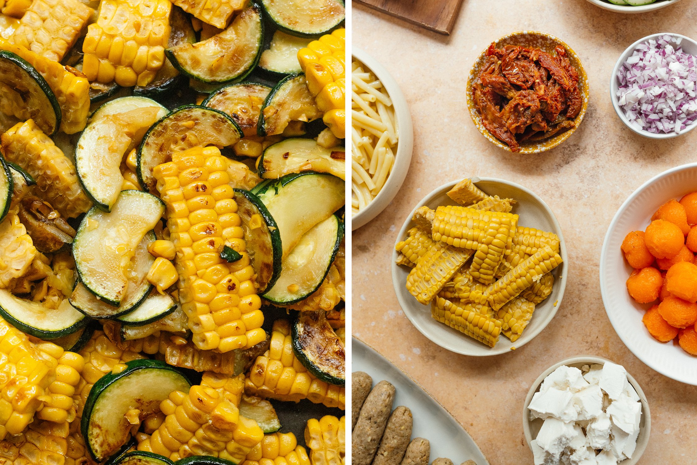 Mais und Zucchini werden in einer Pfanne angebraten