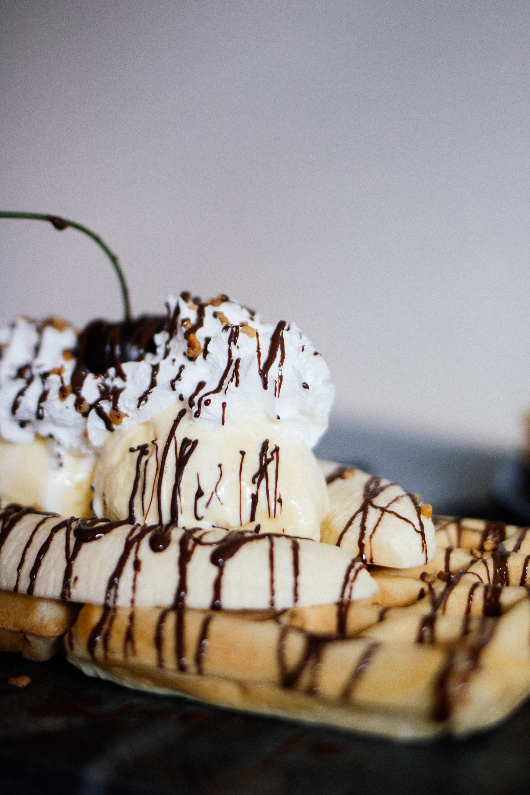vegan banana split on waffles