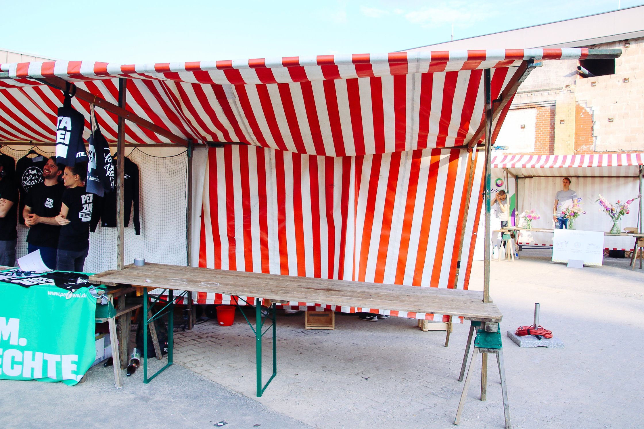 ein leerer Stand