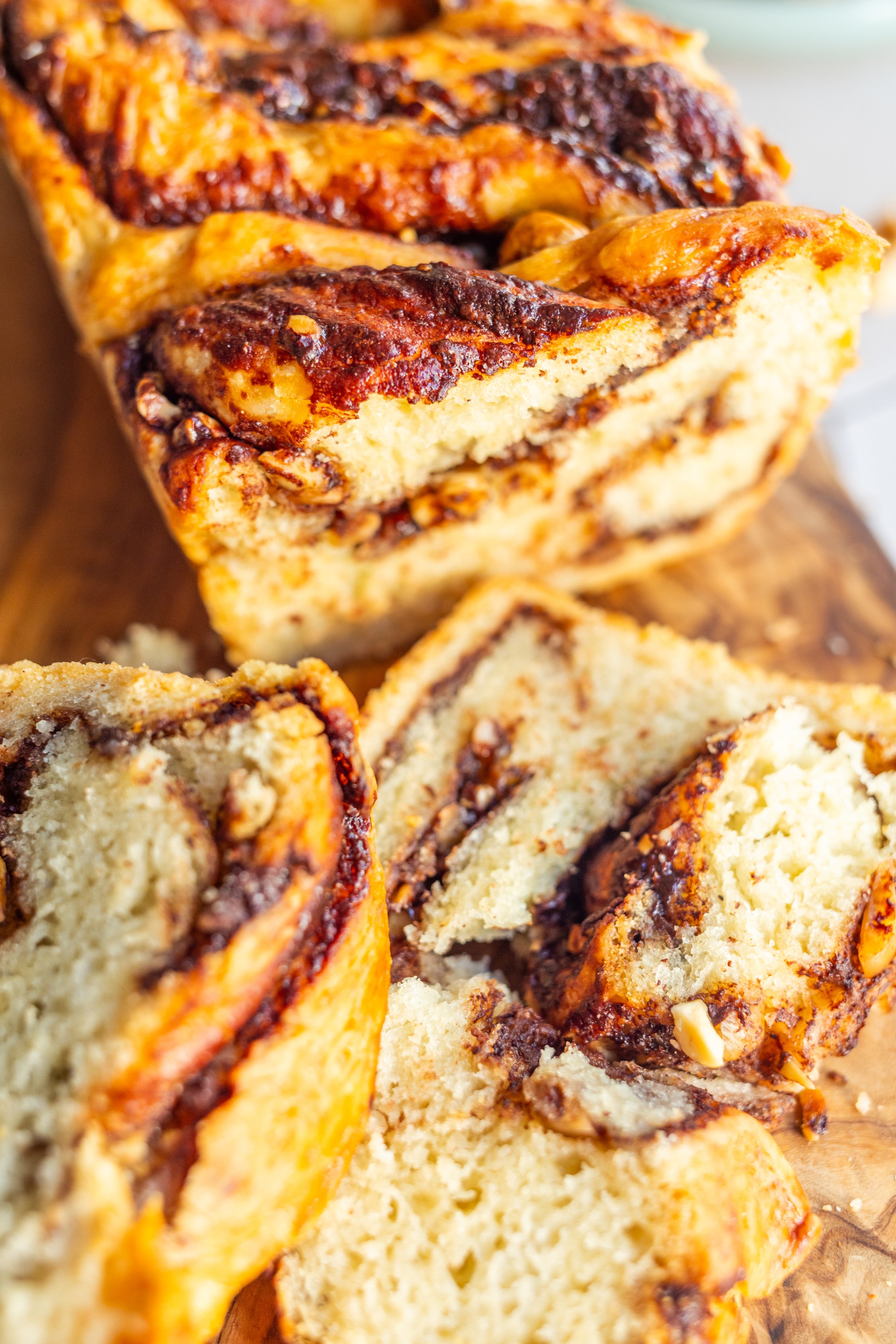 Hier wird das Brot aufgeschnitten gezeigt.