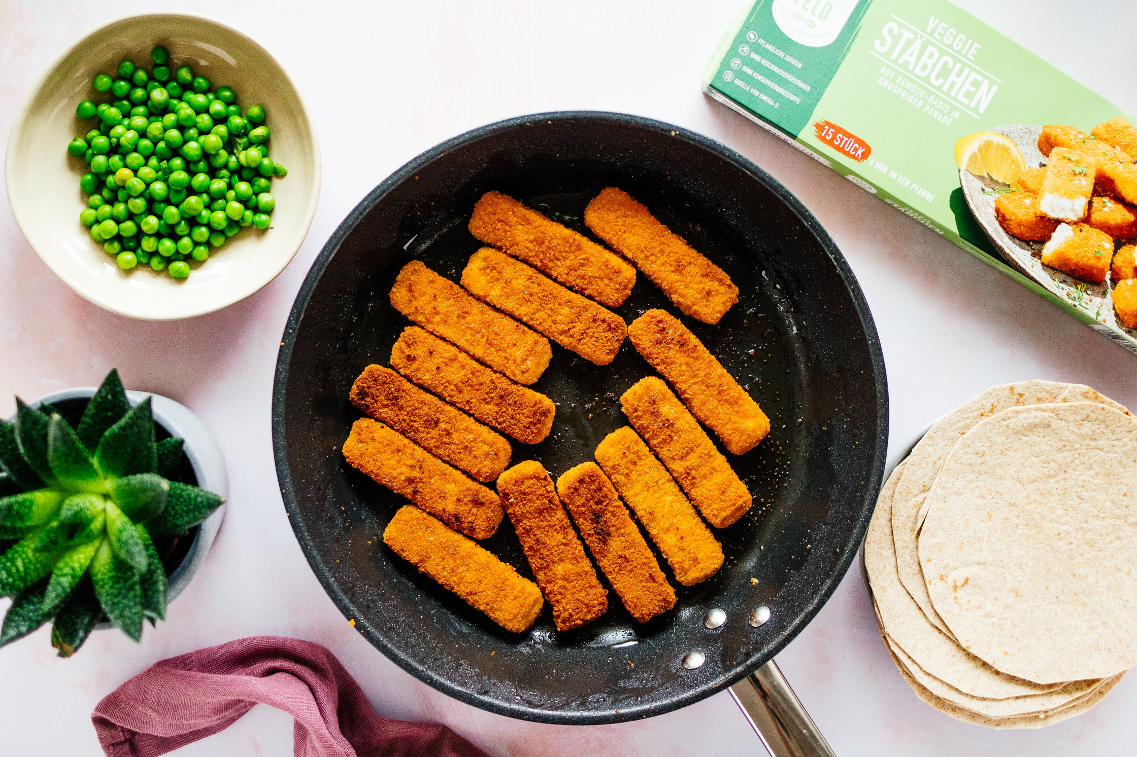 vegane Fischstäbchen in der Pfanne