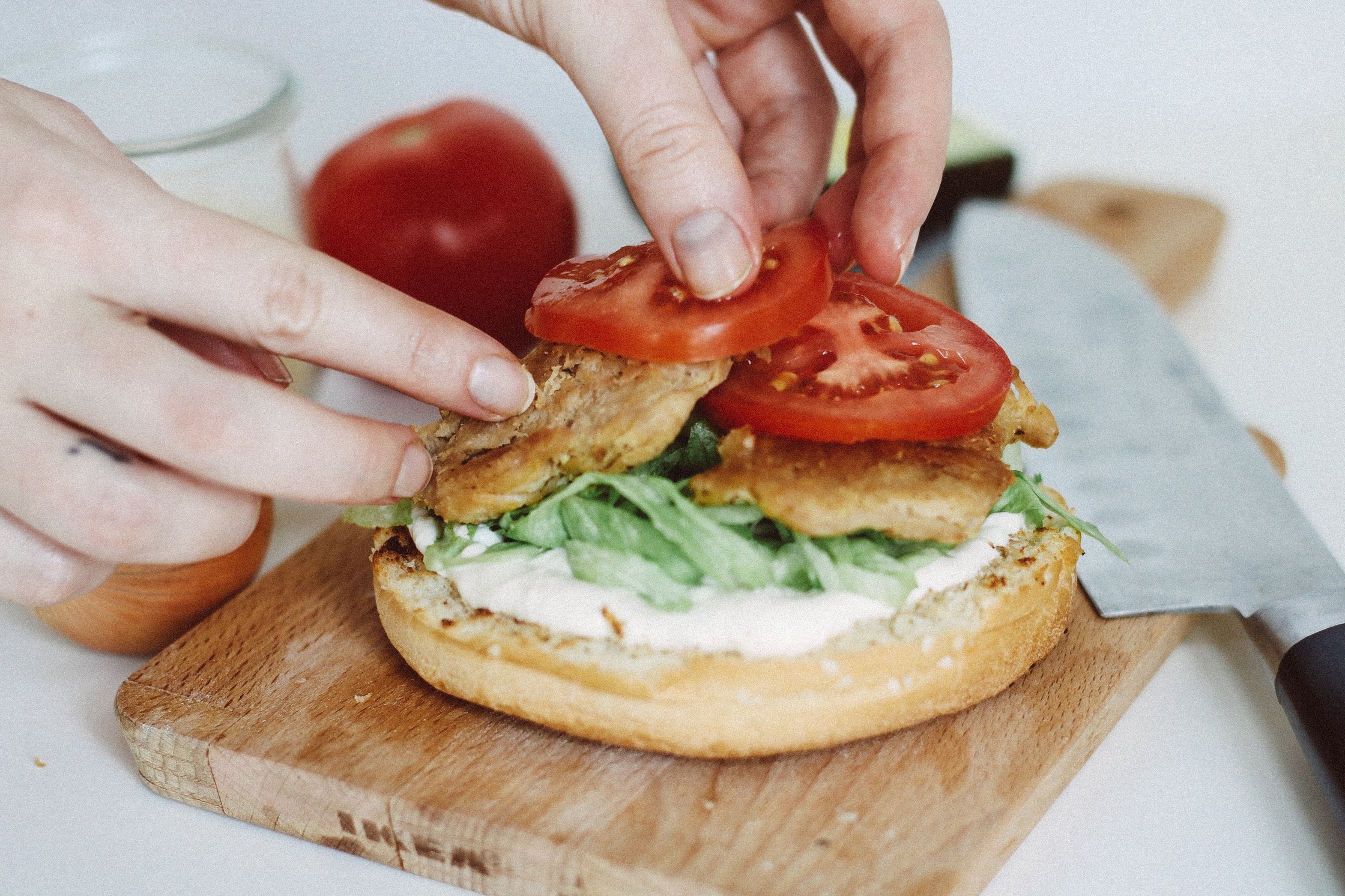 burger gets stuffed with tomatoes