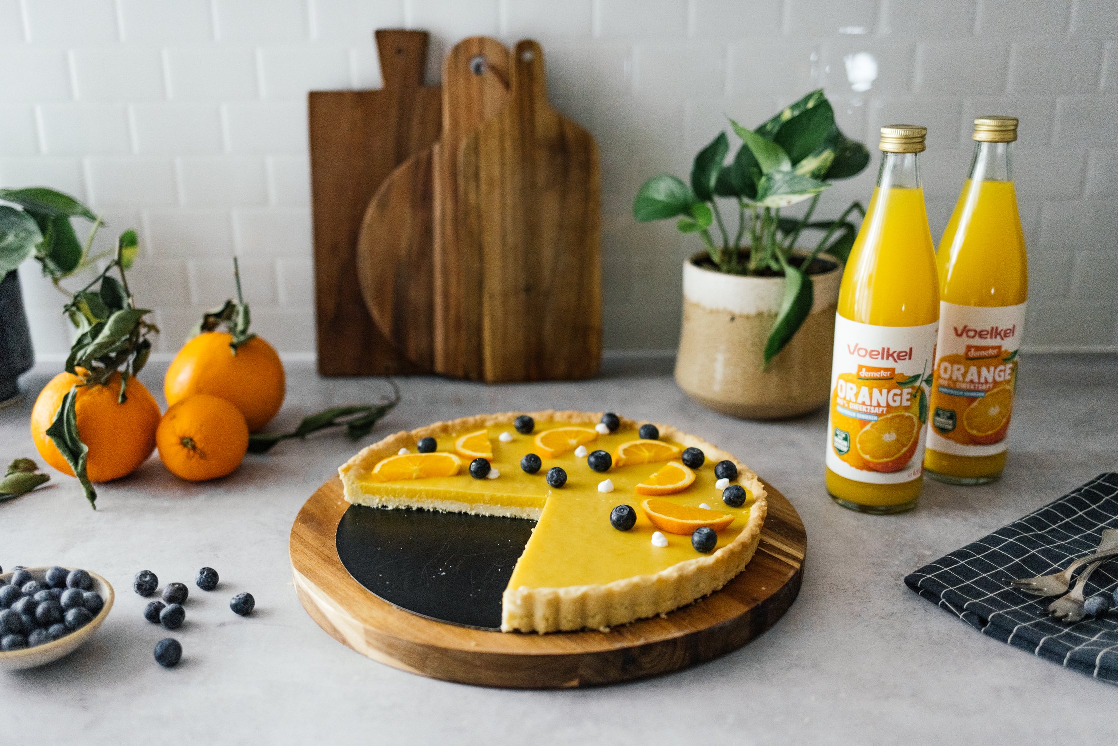 vegane Orangen-Tarte angeschnitten