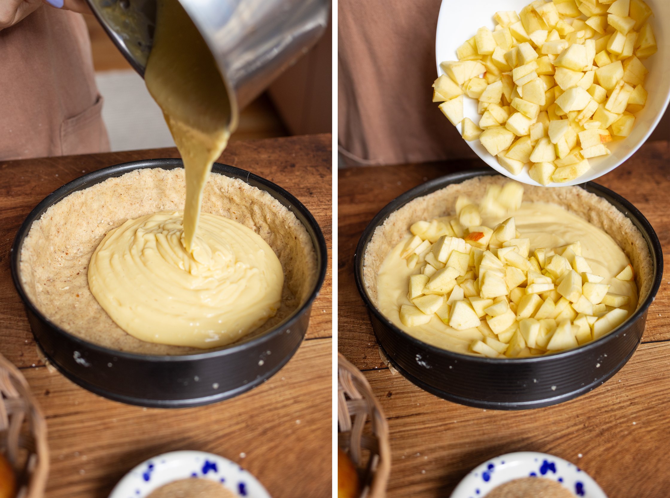 Links wird der Vanillepudding in die Kuchenform gefüllt und rechts werden die klein geschnittenen Äpfel hinzugegeben.