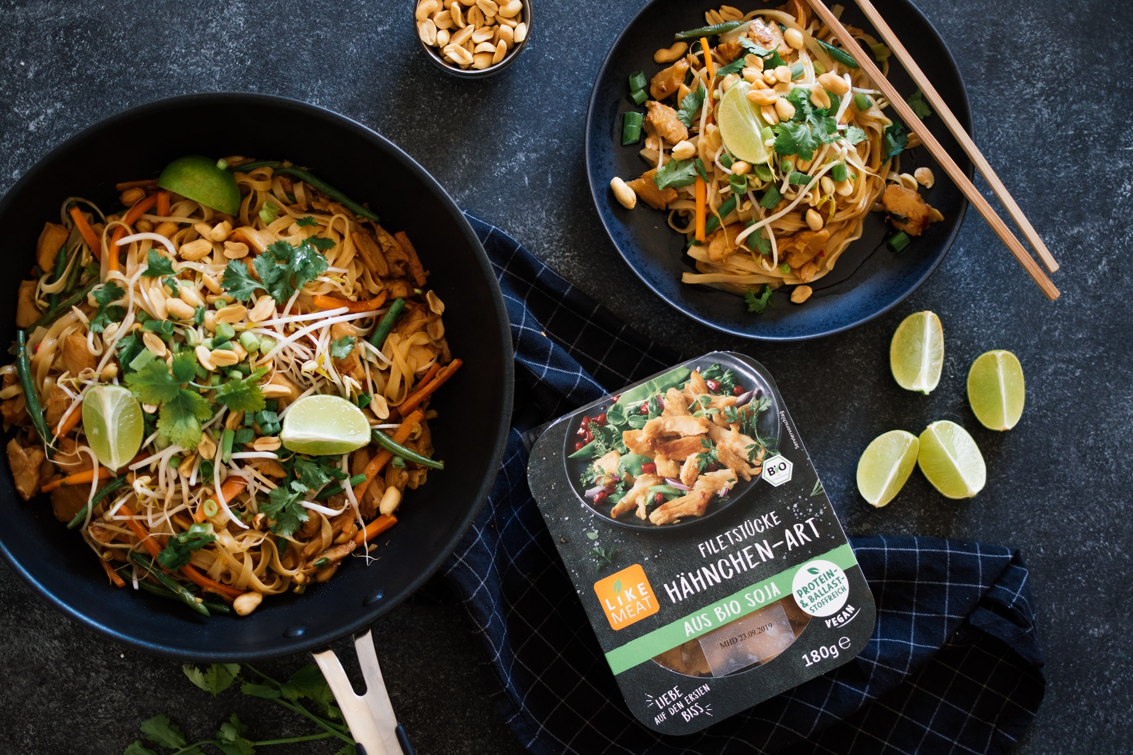 vegan pad thai in a wok
