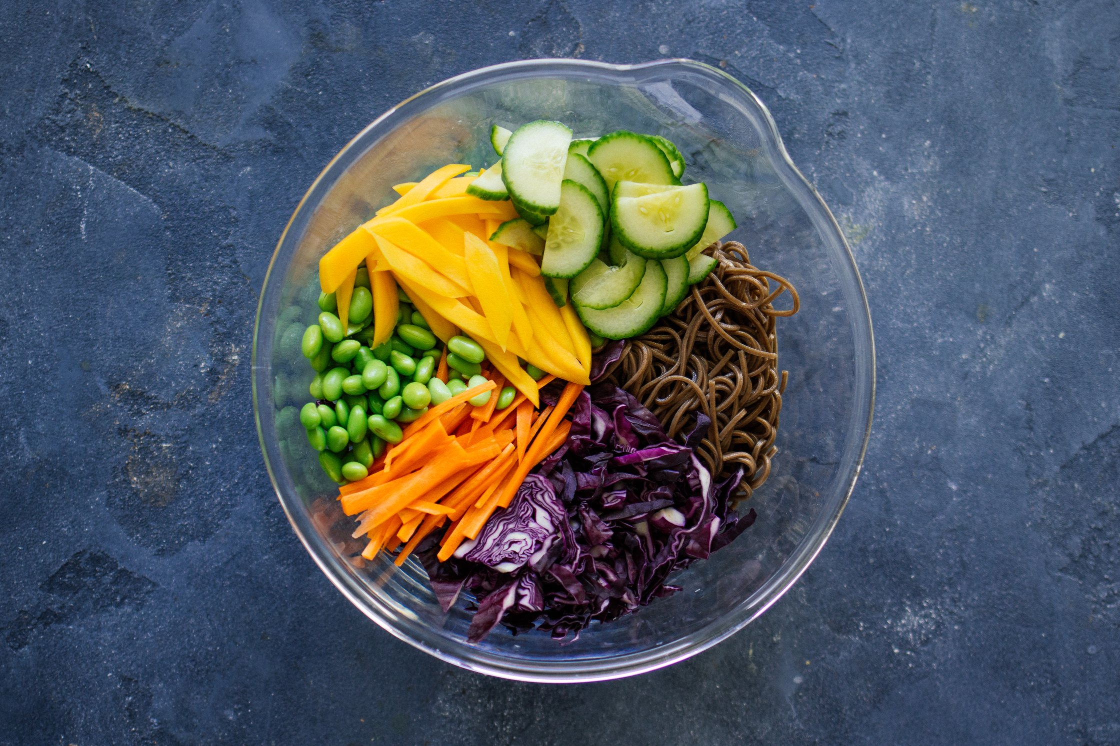 vegan thai salad with mango and edamame