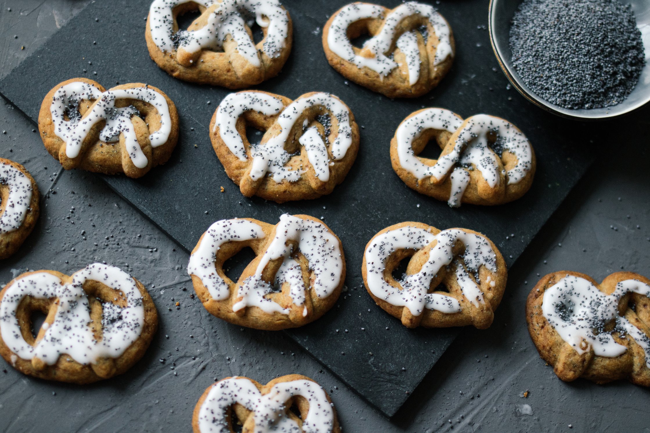 vegan lemon and poppy seed cookies after baking
