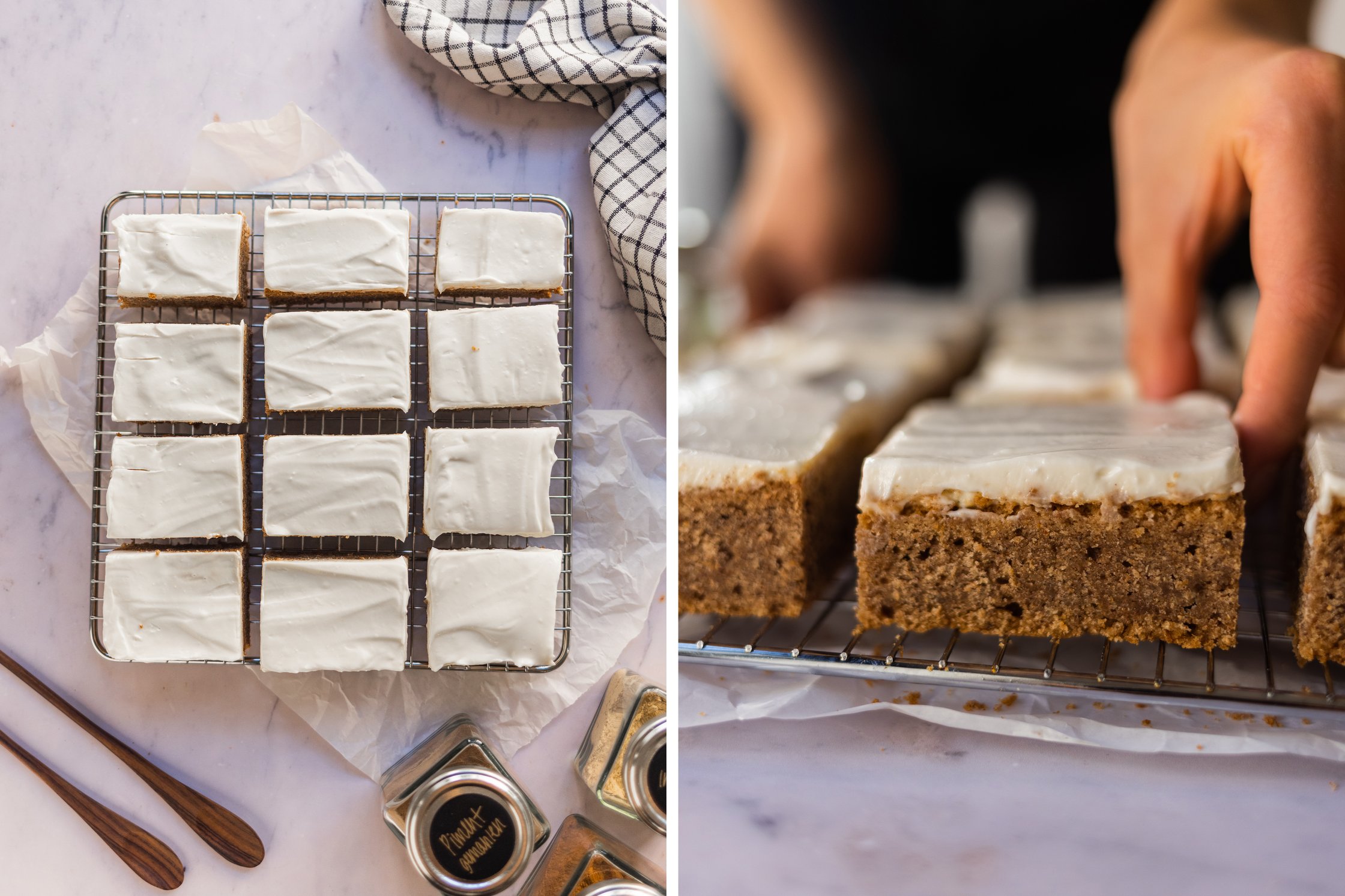 Fertiger veganer Gewürzkuchen getoppt mit Frischkäse-Frosting auf einem Rost, Holzlöffel, Gewürze
