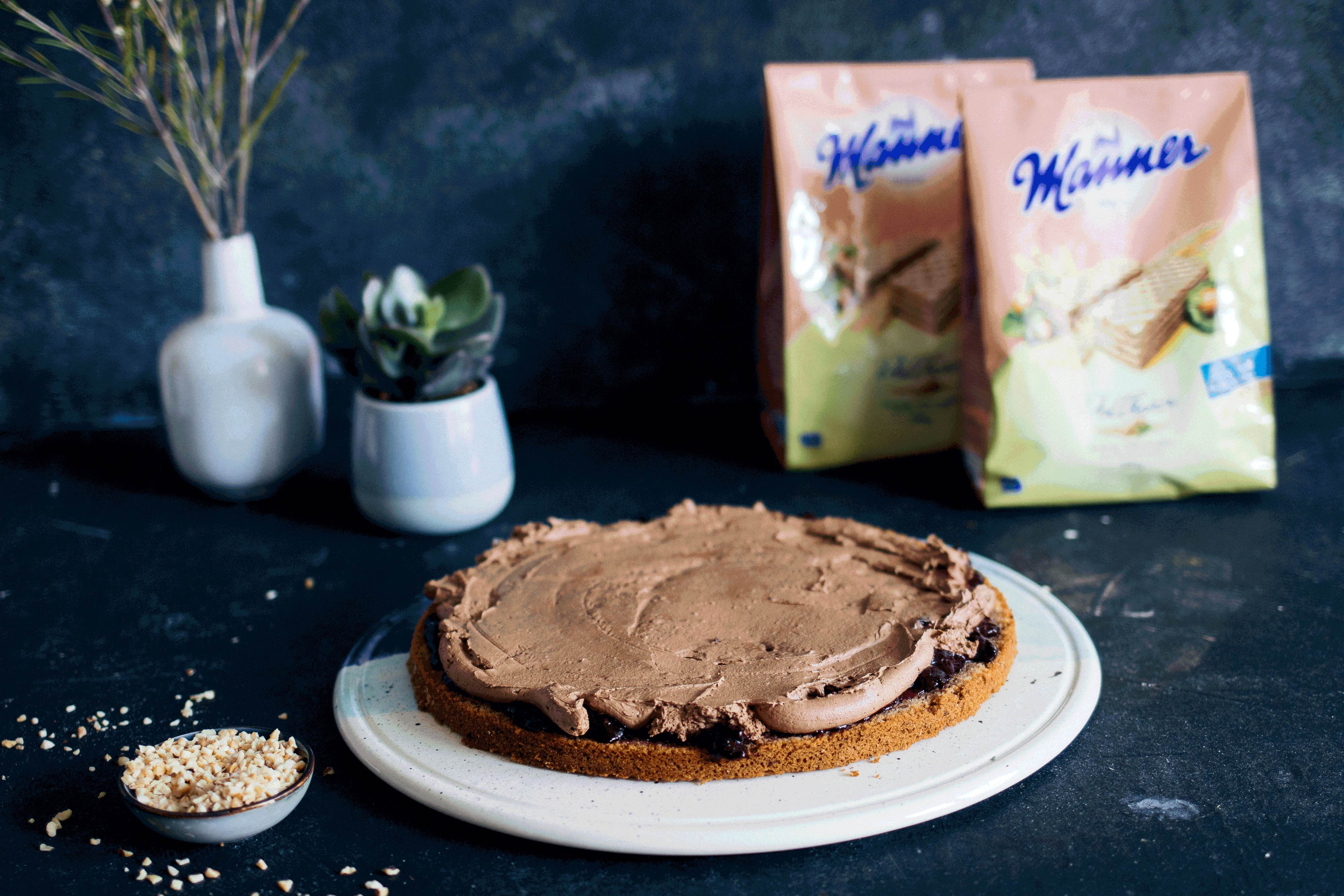 Die Torte wird zusammengesetzt