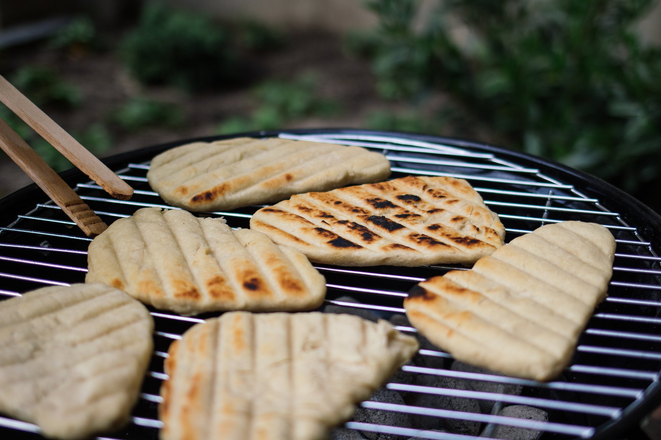 veganes grillbrot auf dem grill