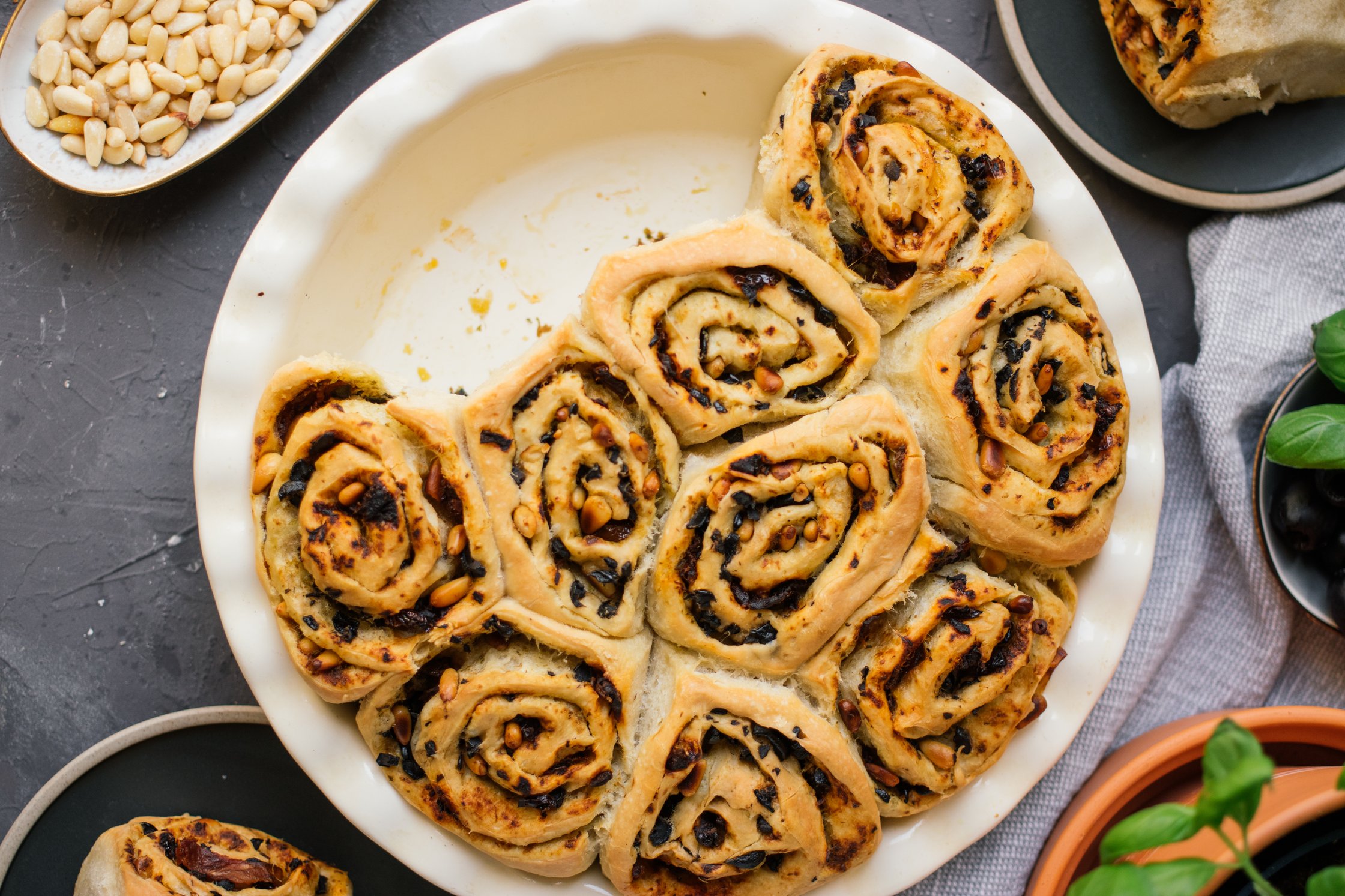 Vegan Pesto Yeast Buns ready to be eaten