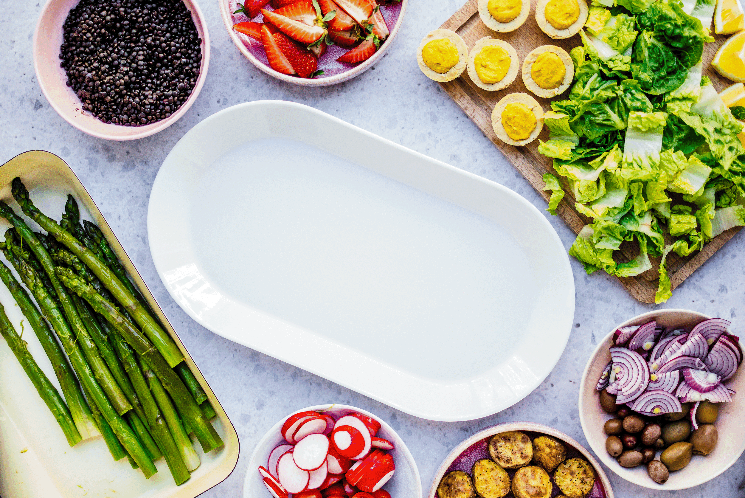 Vegan Asparagus Salad à la Salade Niçoise on a big Plate
