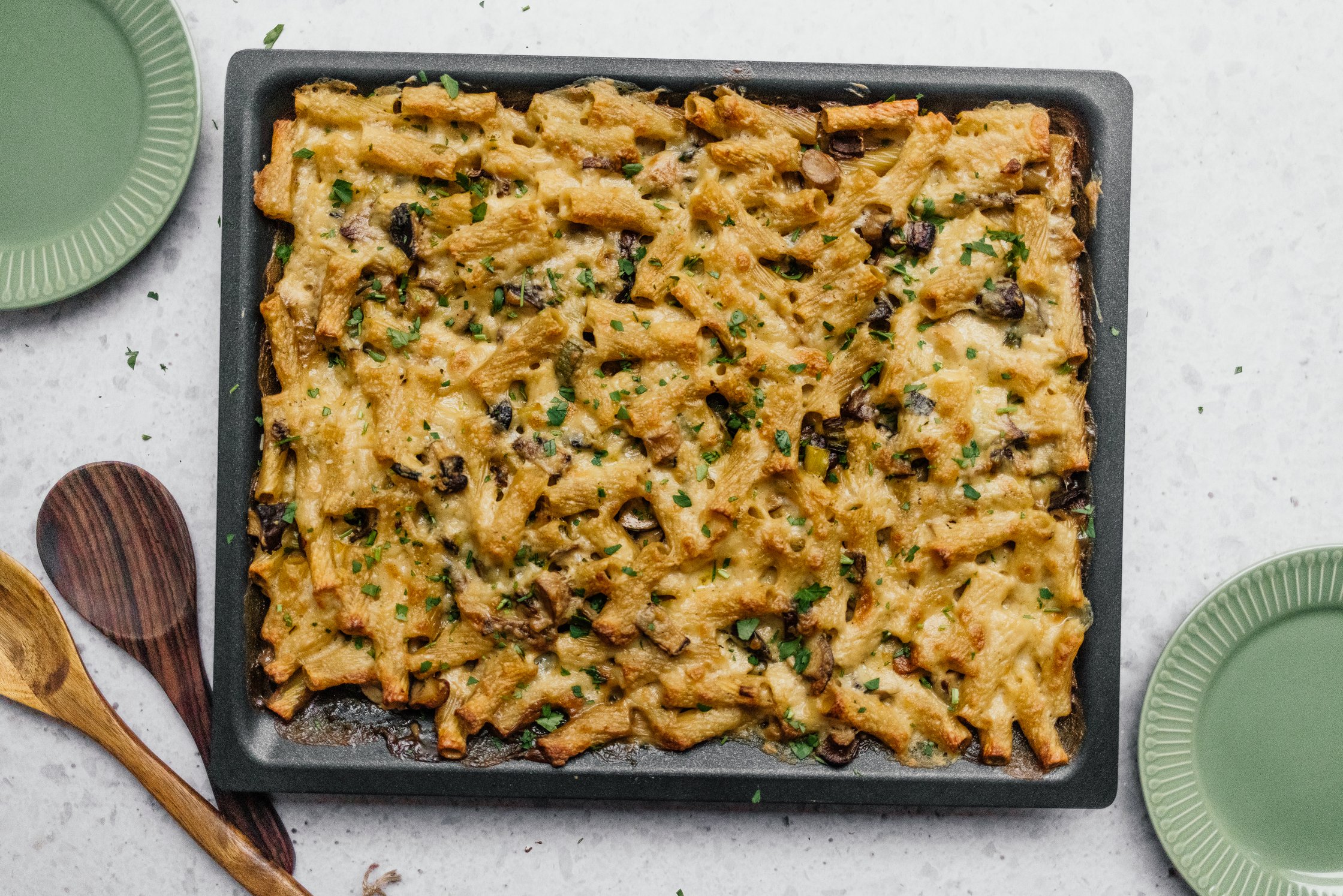 überbackener Nudelauflauf vom Blech