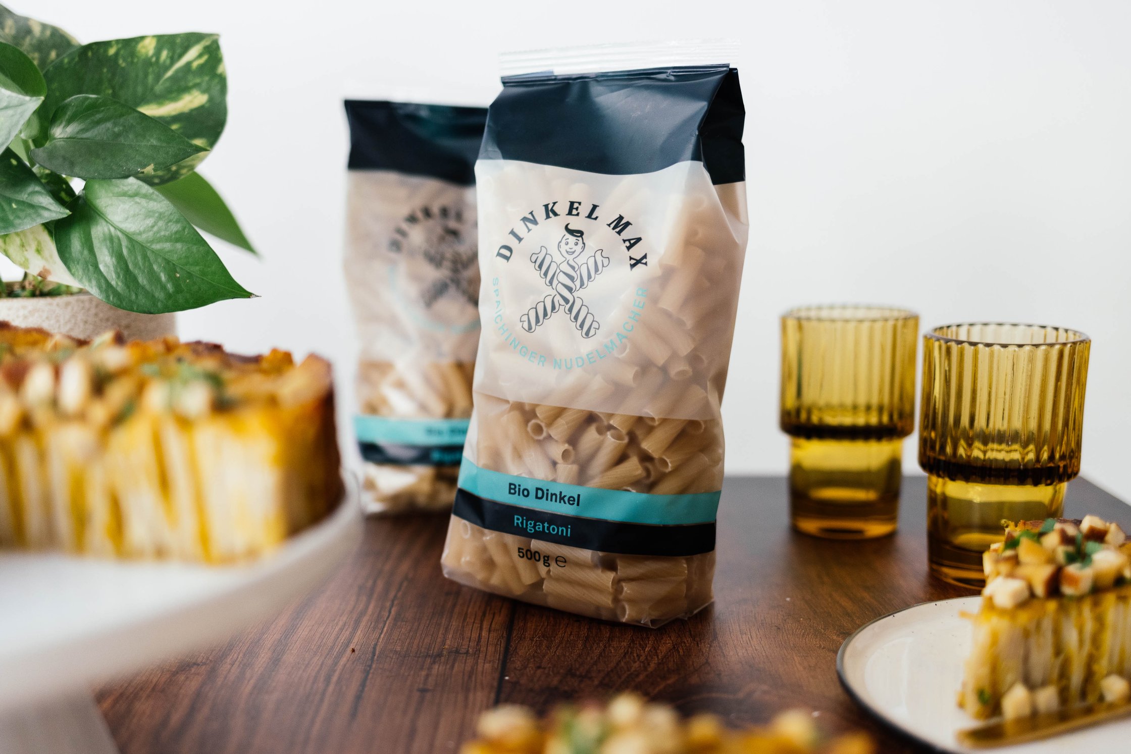 zwei Packungen Dinkelrigatoni von Dinkel Max