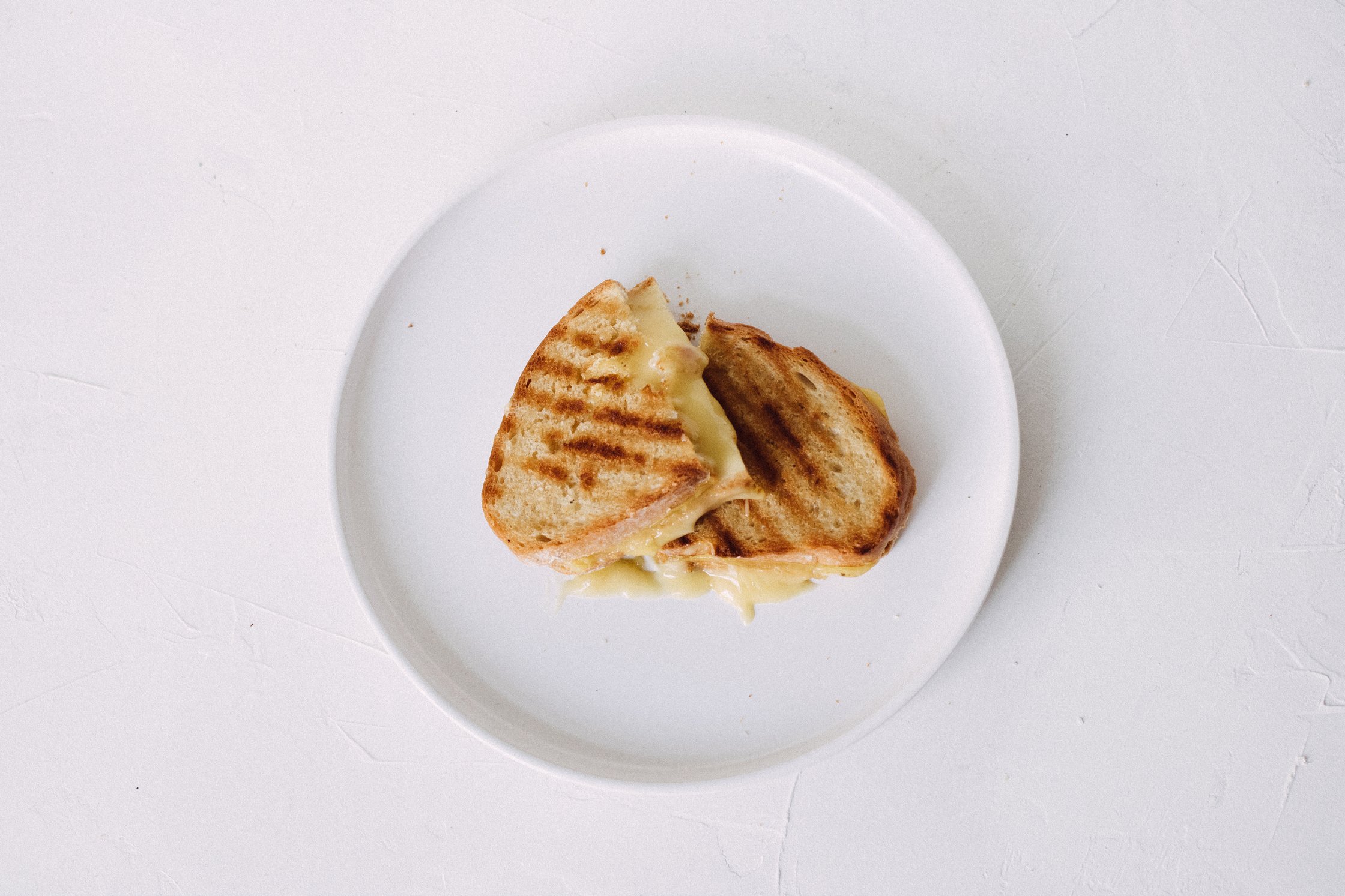 veganes grilled cheese sandwich von oben