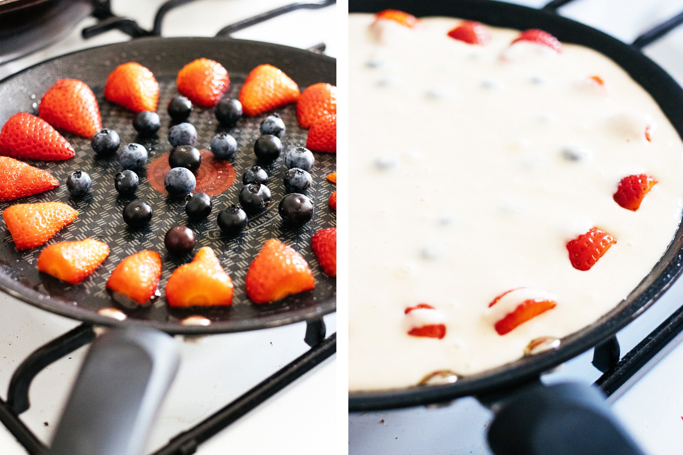 eine Pfanne auf dem Herd mit Beeren und Teig
