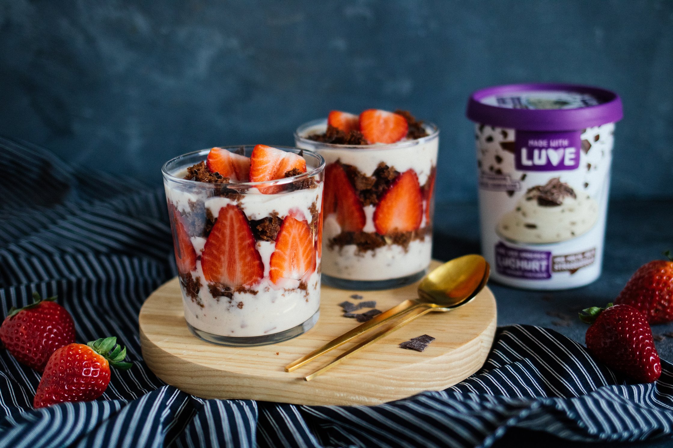 veganes Trifle mit Stracciatella-Joghurt von LUVE