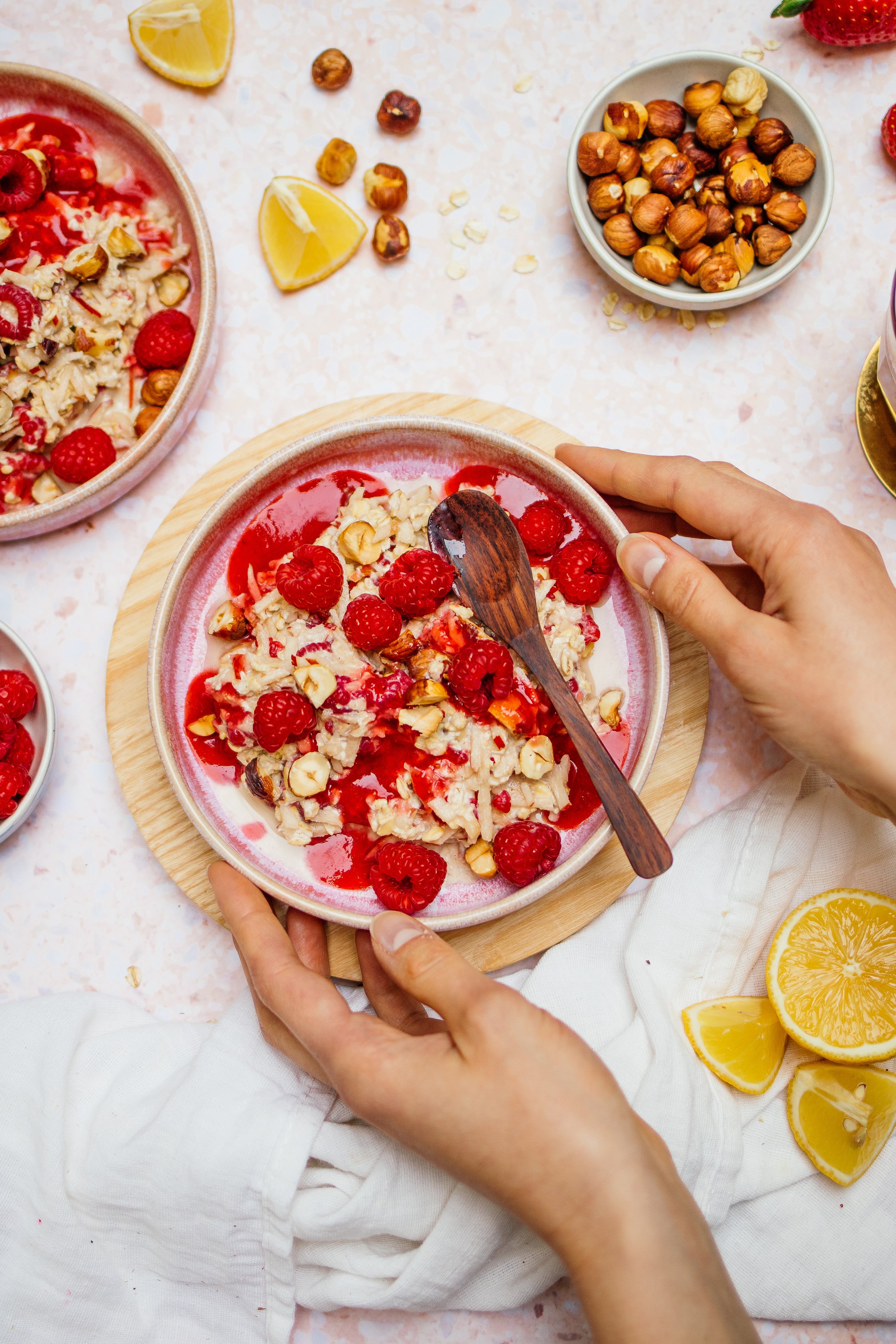 veganes Birchermüsli mit Himbeeren