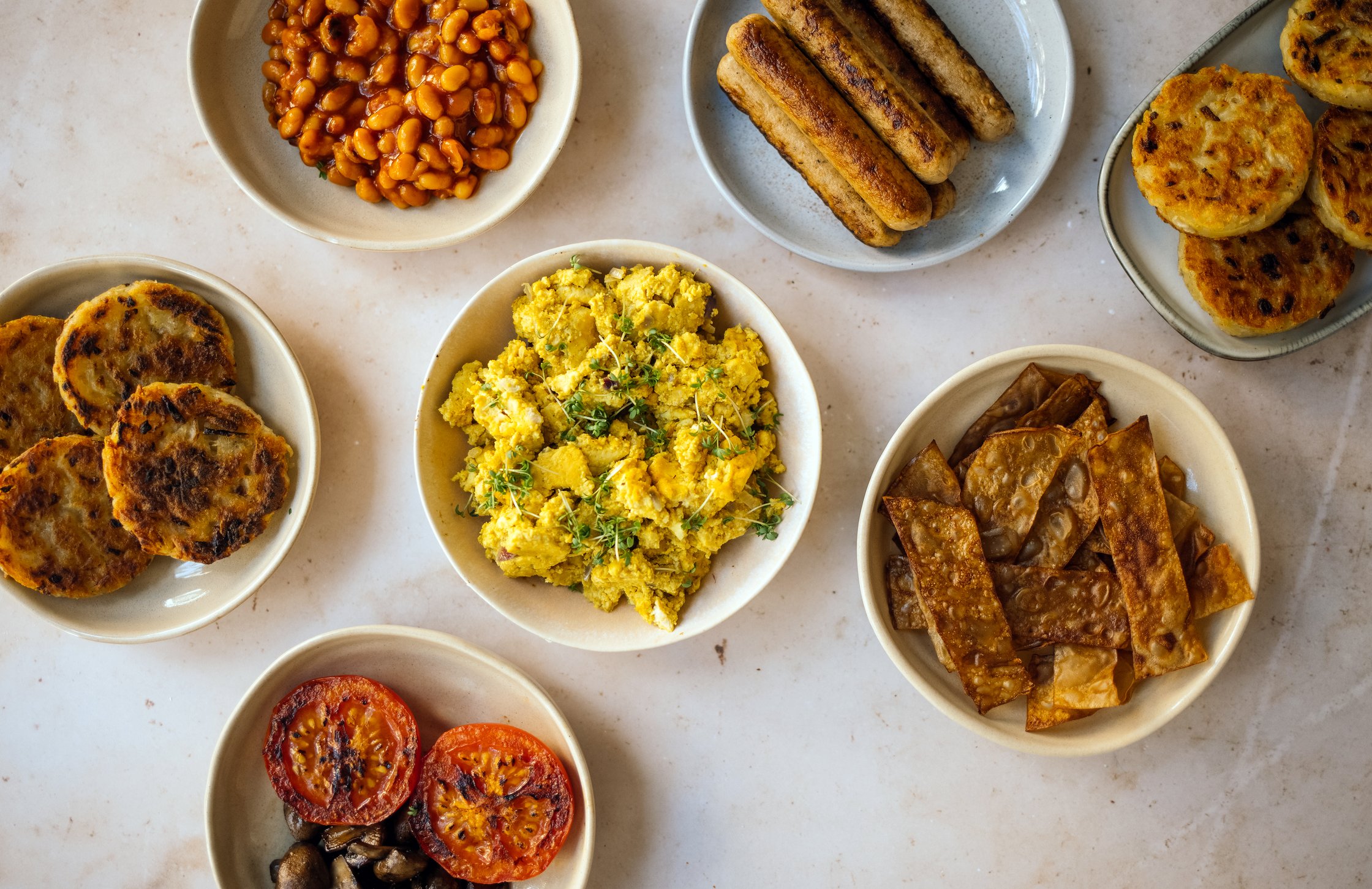 components for a Vegan English Breakfast served in bowls