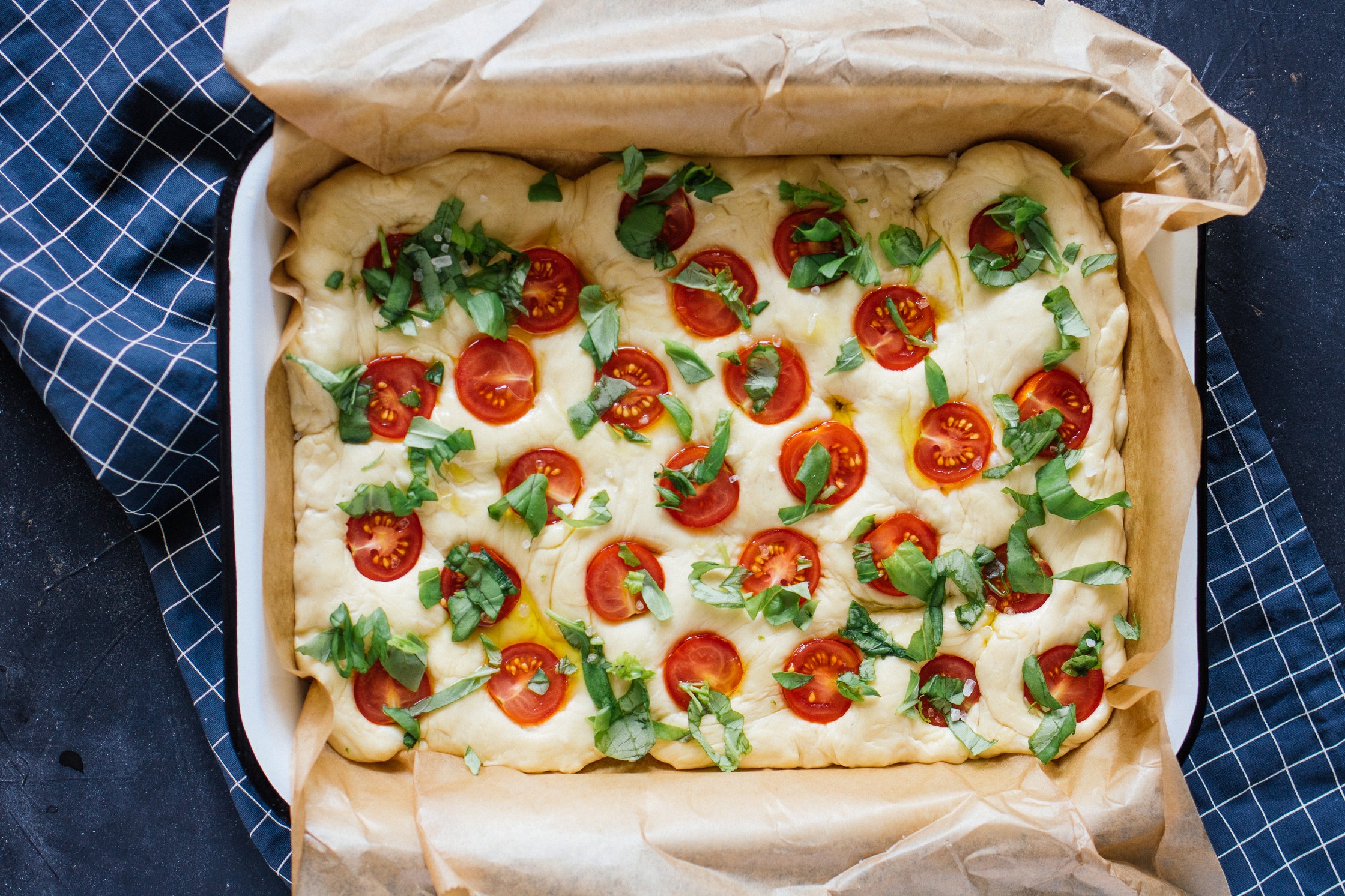 vegane Focaccia vor dem Backen
